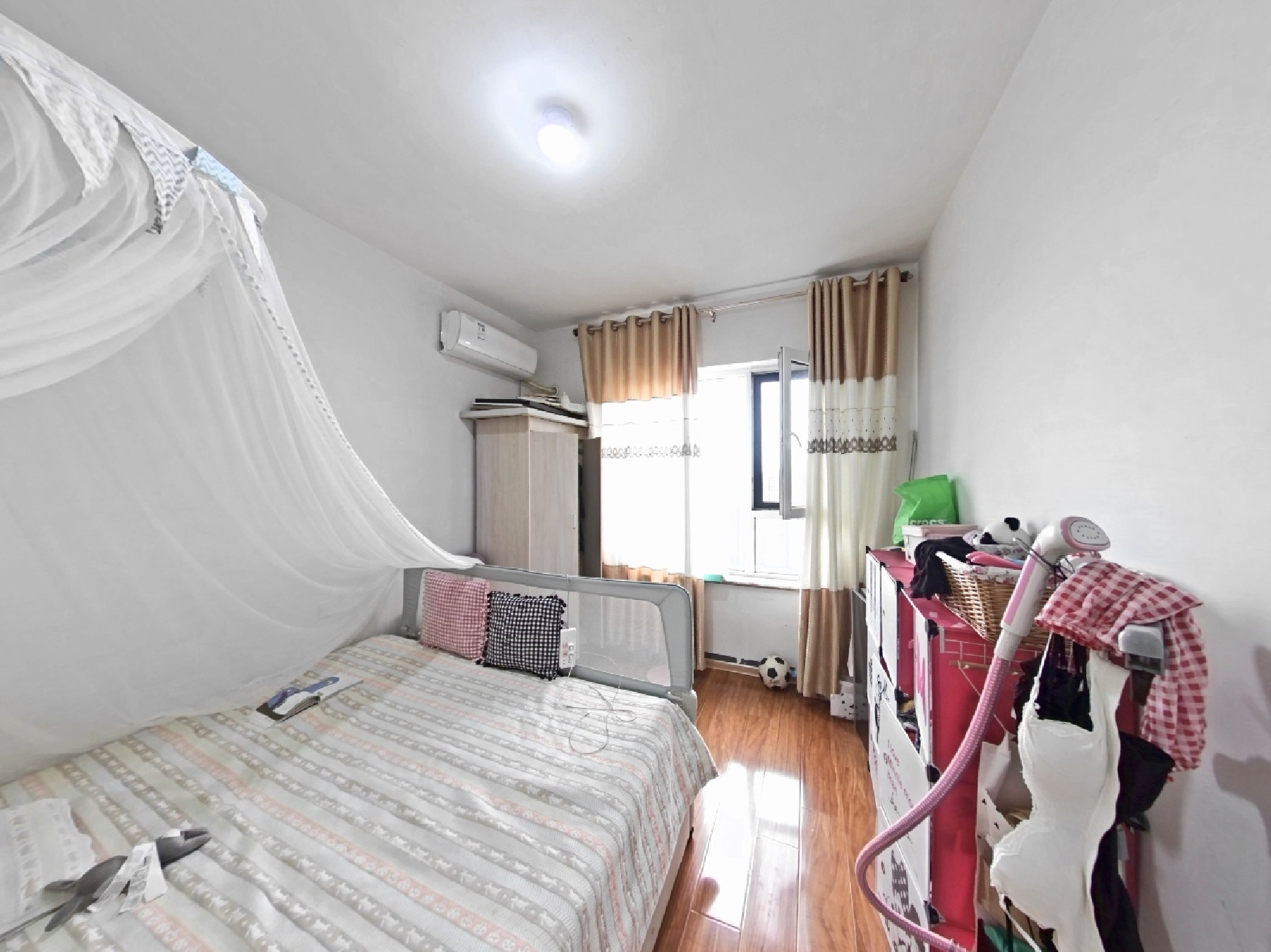 天鸿万象新天哈佛郡