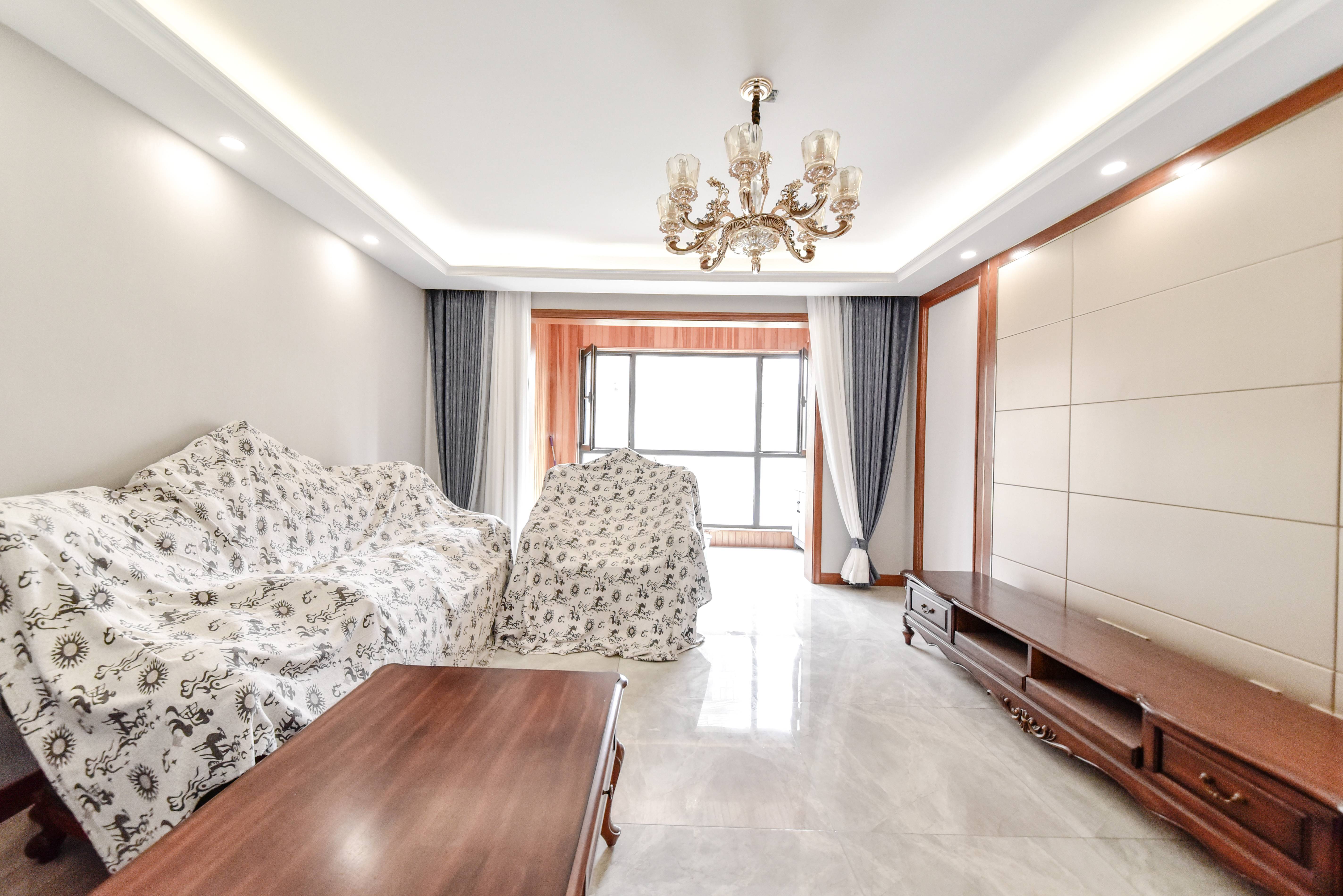 旅游路金汇瀚玉城精装房 未住 钻石楼层 无上学记录