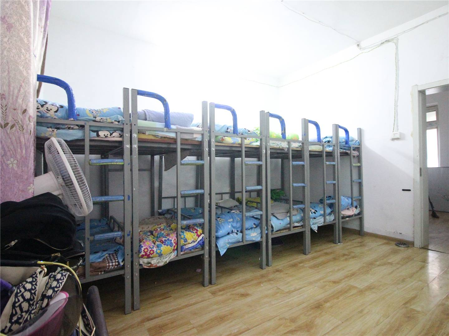 纬三路单位宿舍