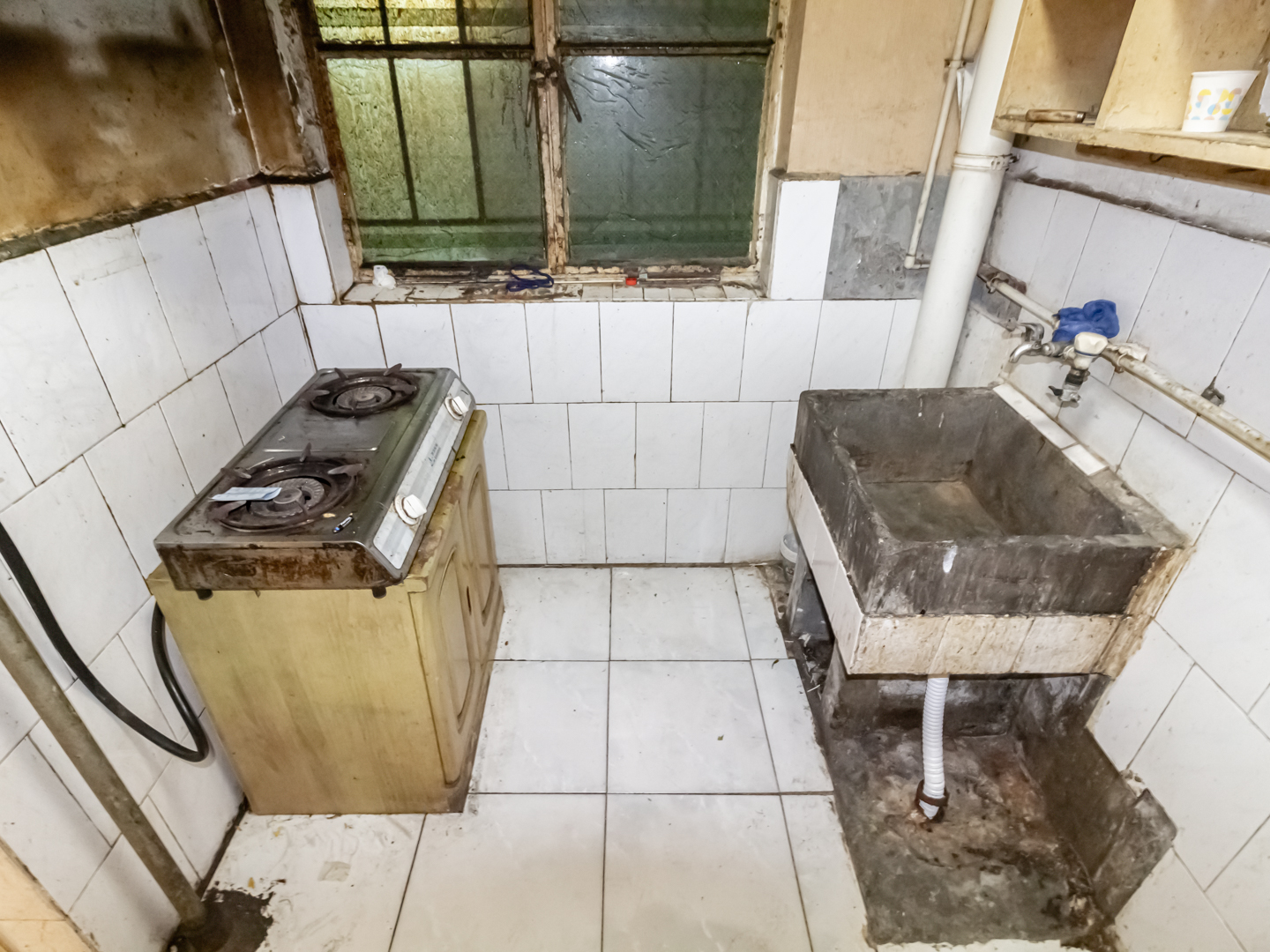 制锦市英贤街小区