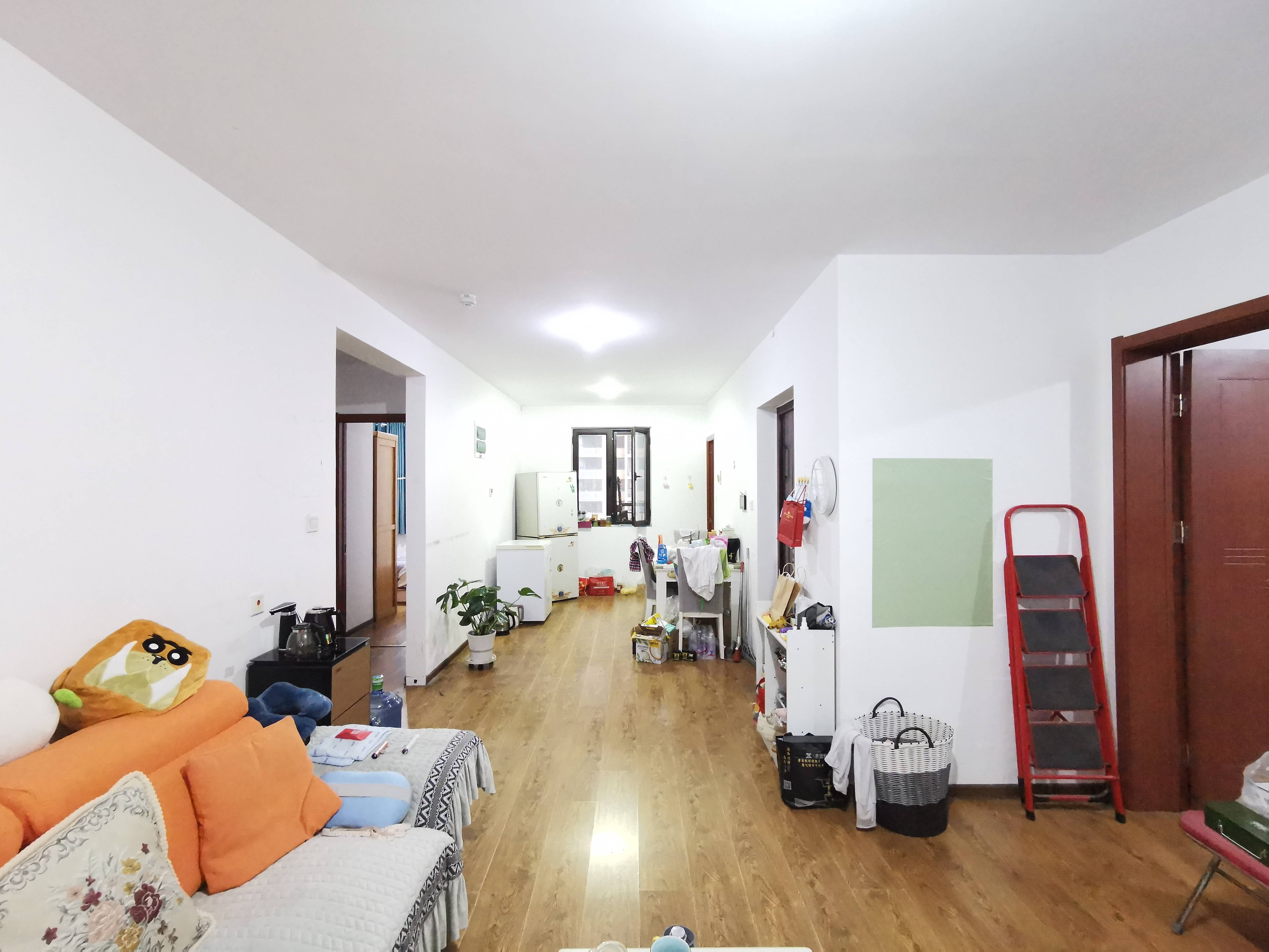  海尔云世界滟澜公馆花园 南北