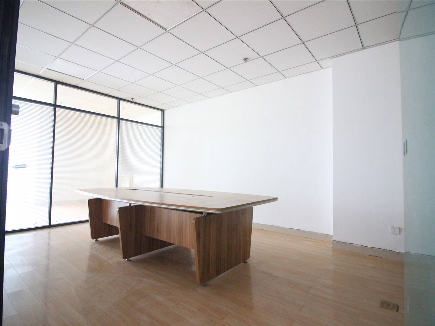 南益名泉春晓公寓