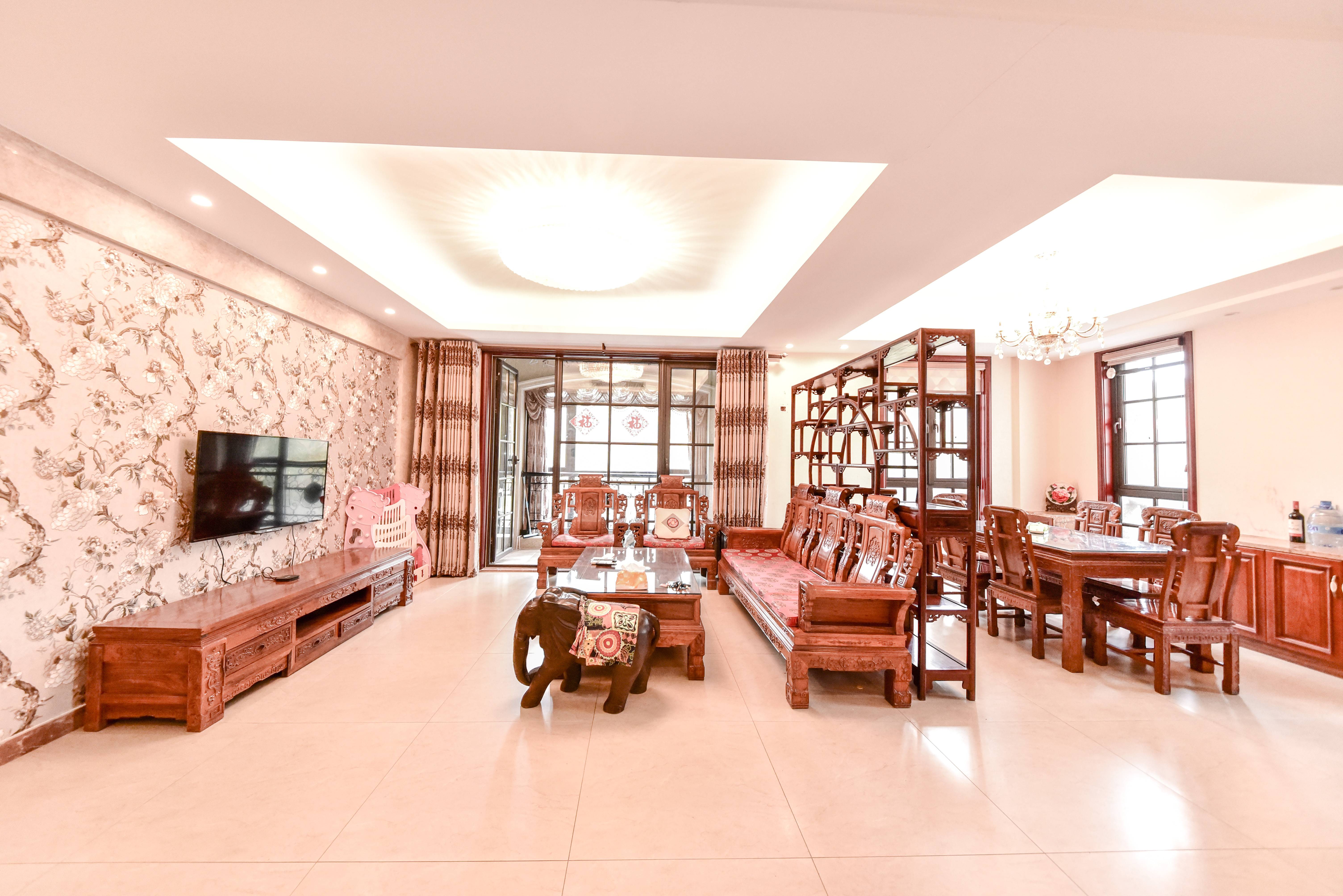  海尔绿城玫瑰园 南北