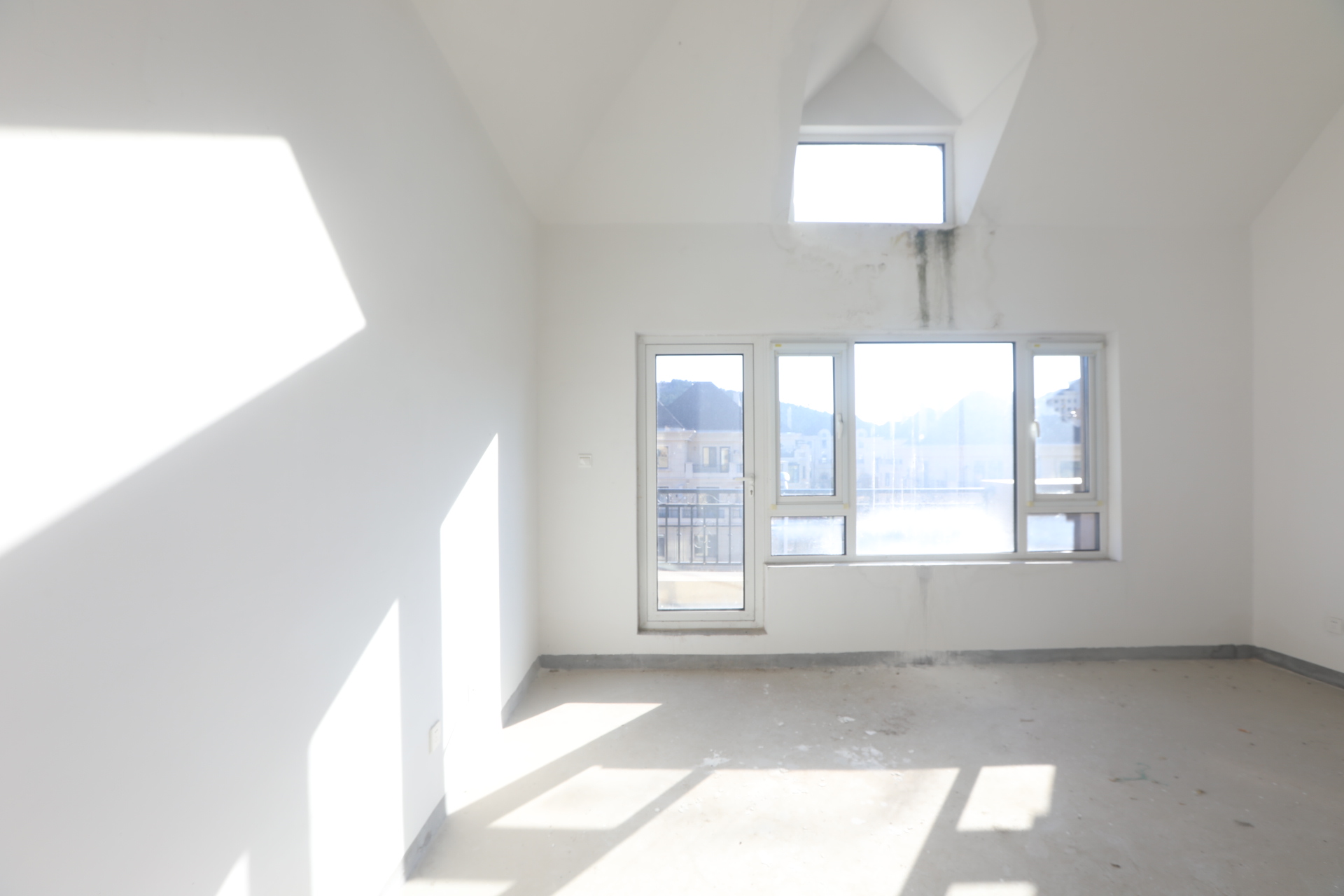 银丰唐郡玫瑰园