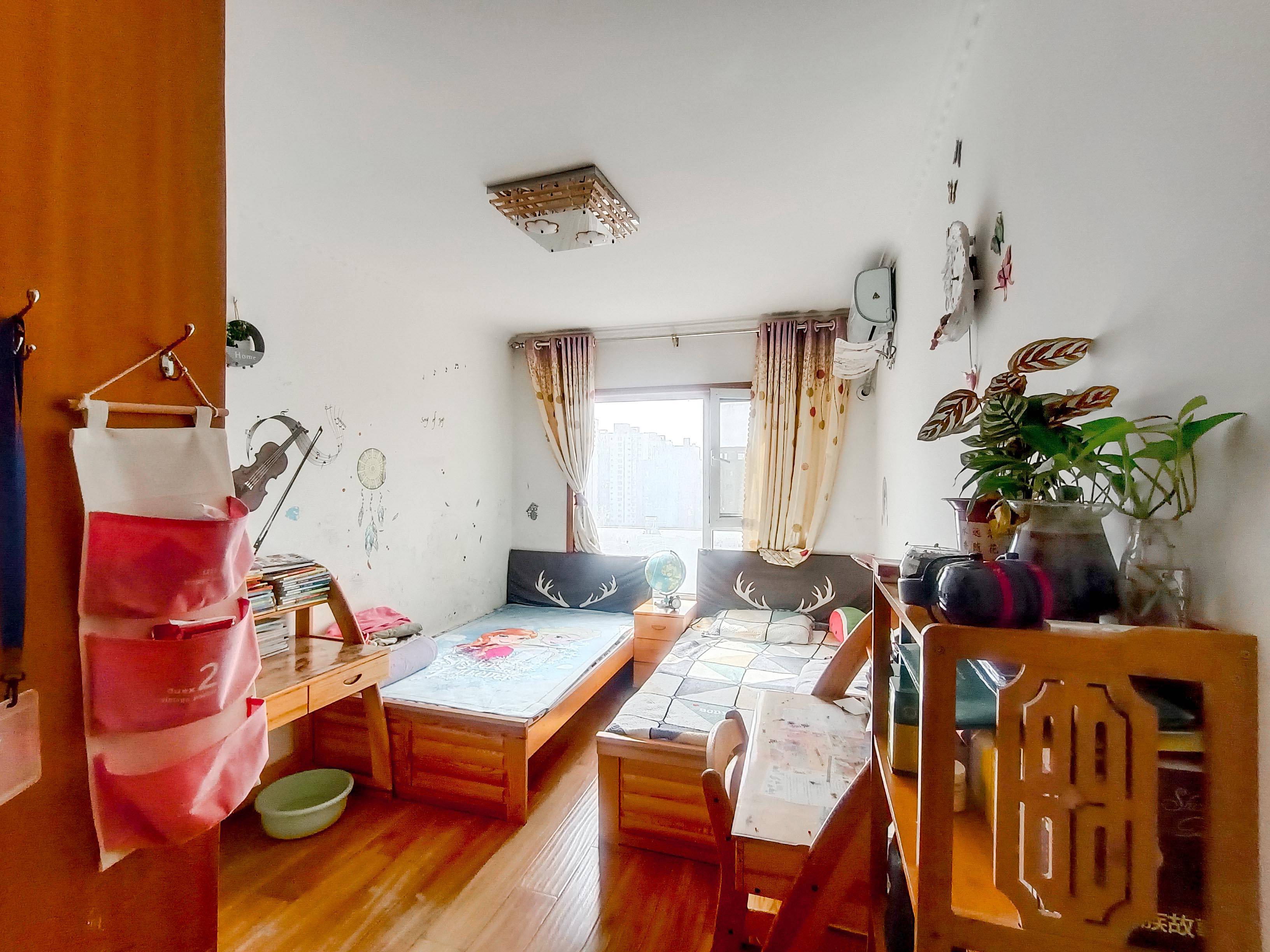 天鸿万象新天四区