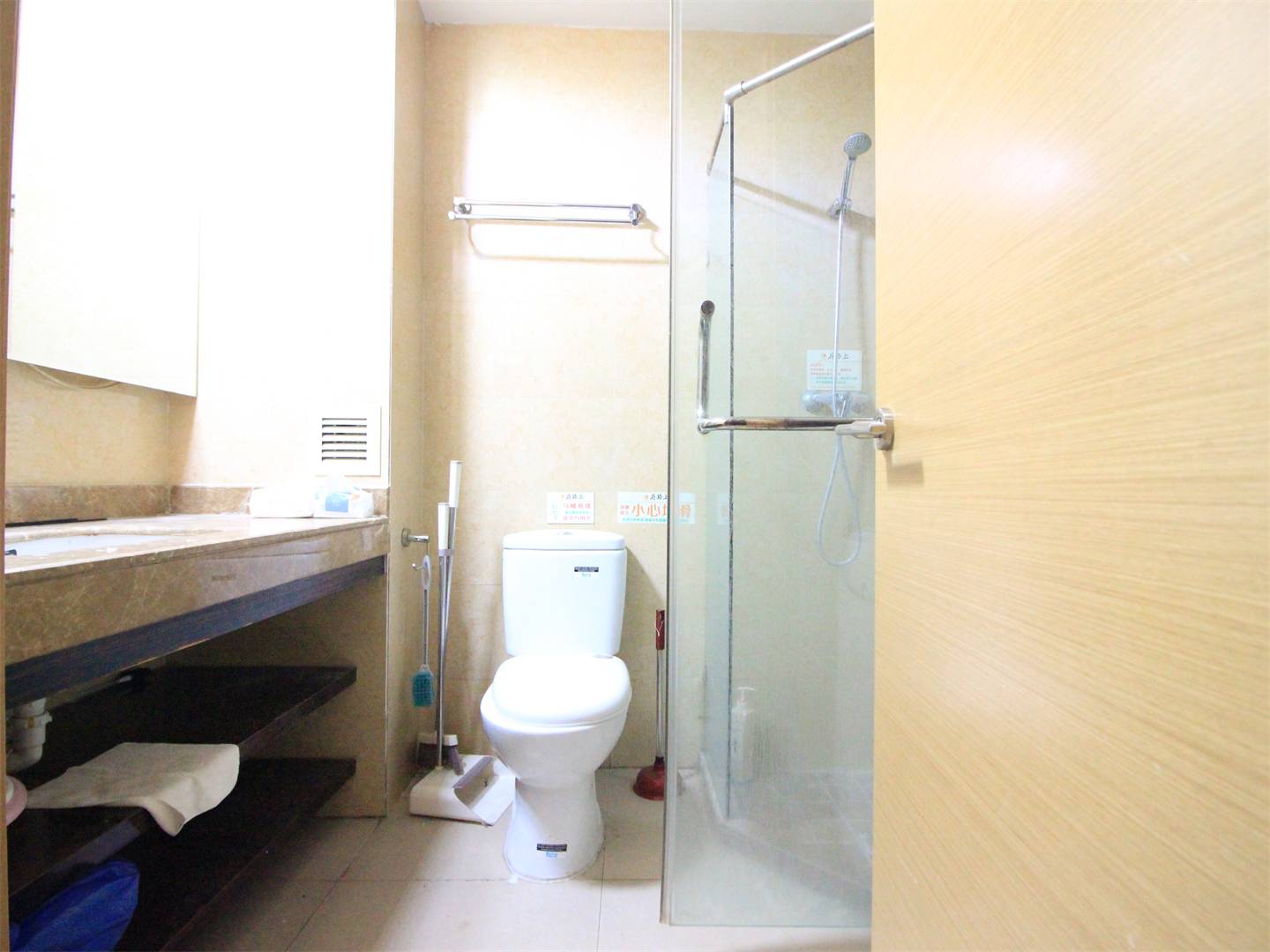 南益名泉春晓公寓