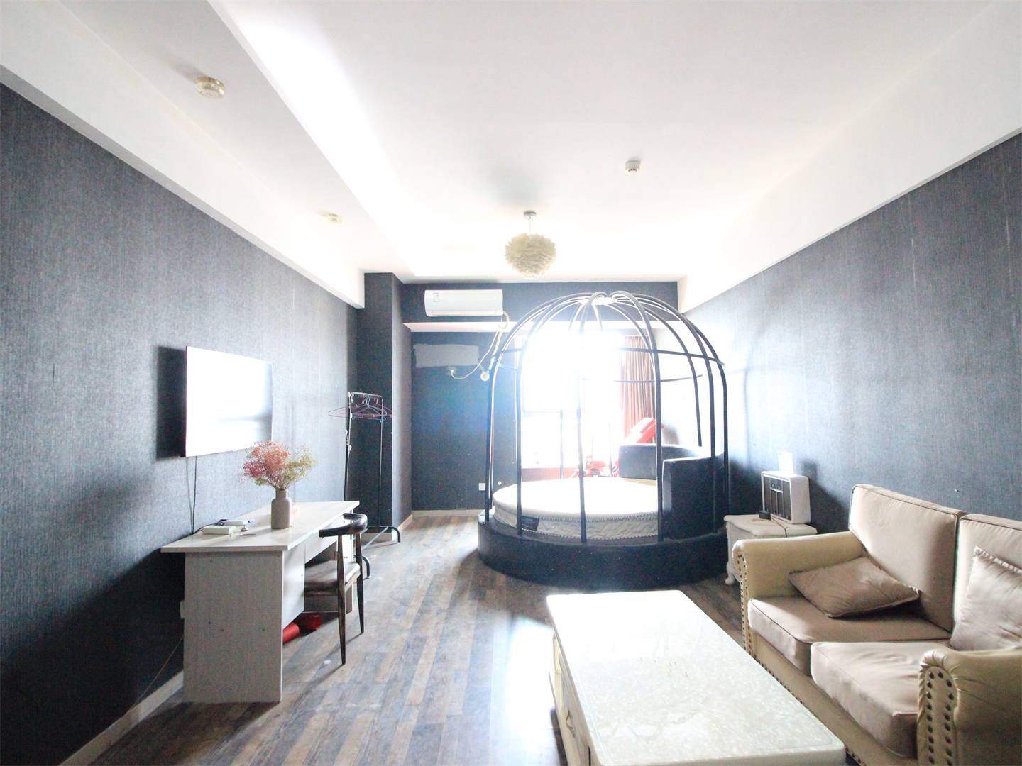 南益名泉春晓公寓