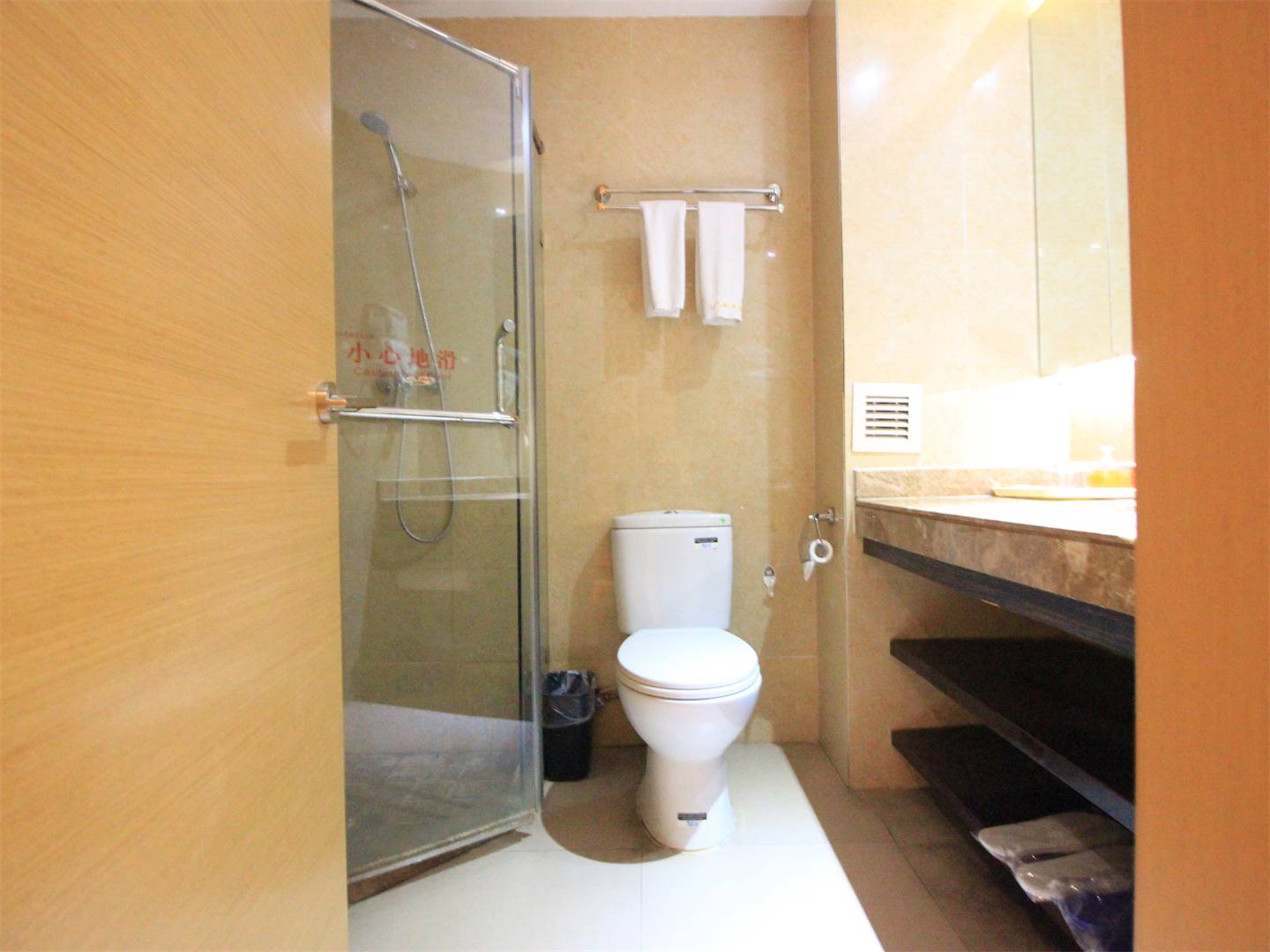 南益名泉春晓公寓