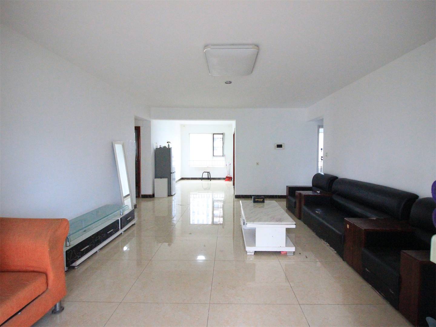  绿地新里梵尔赛公馆 南北