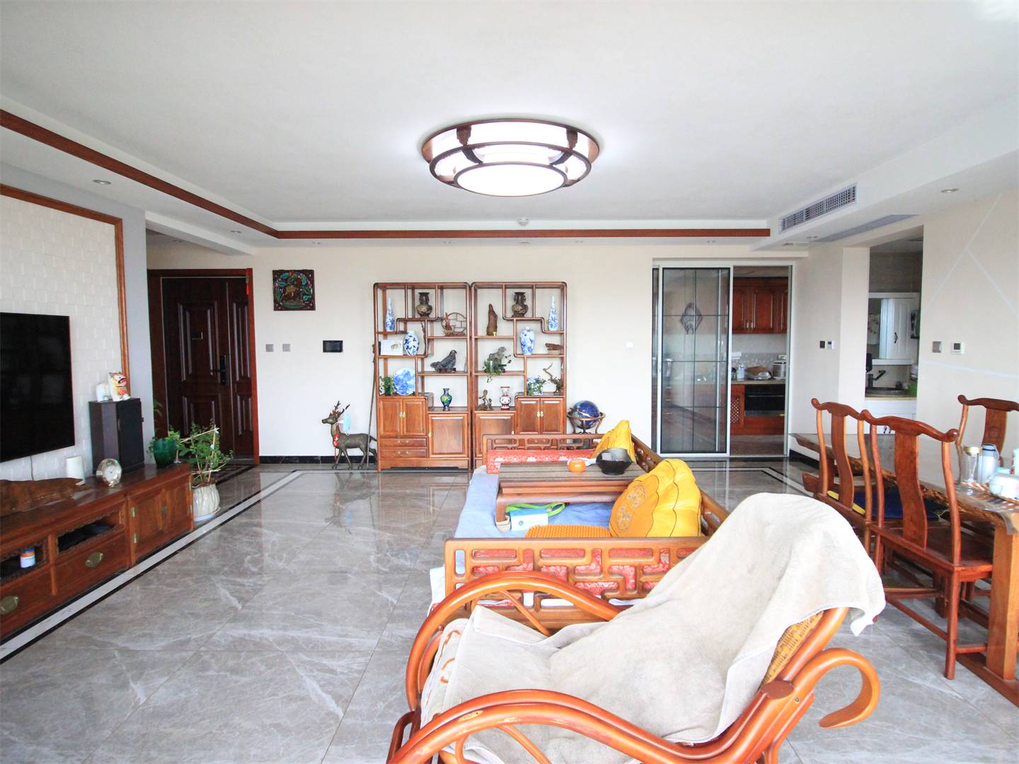 海尔云世界滟澜公馆花园