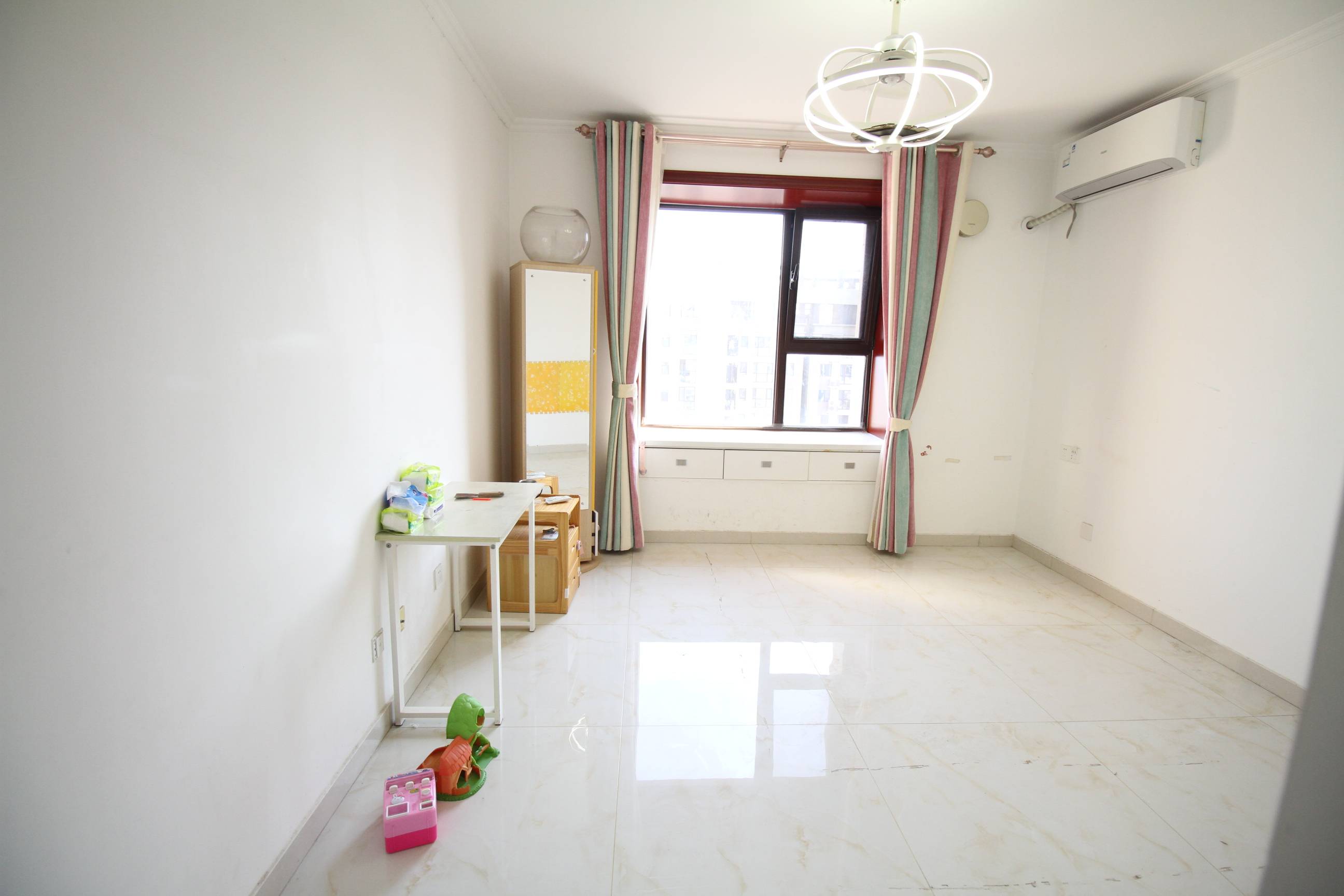 海尔云世界滟澜公馆花园