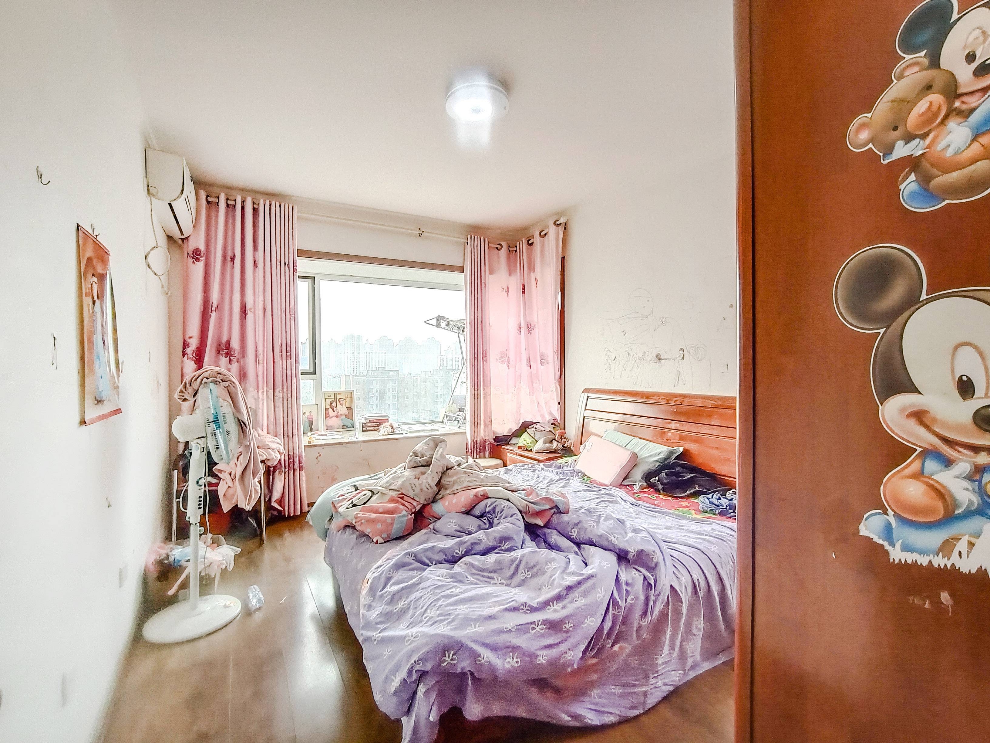 天鸿万象新天四区