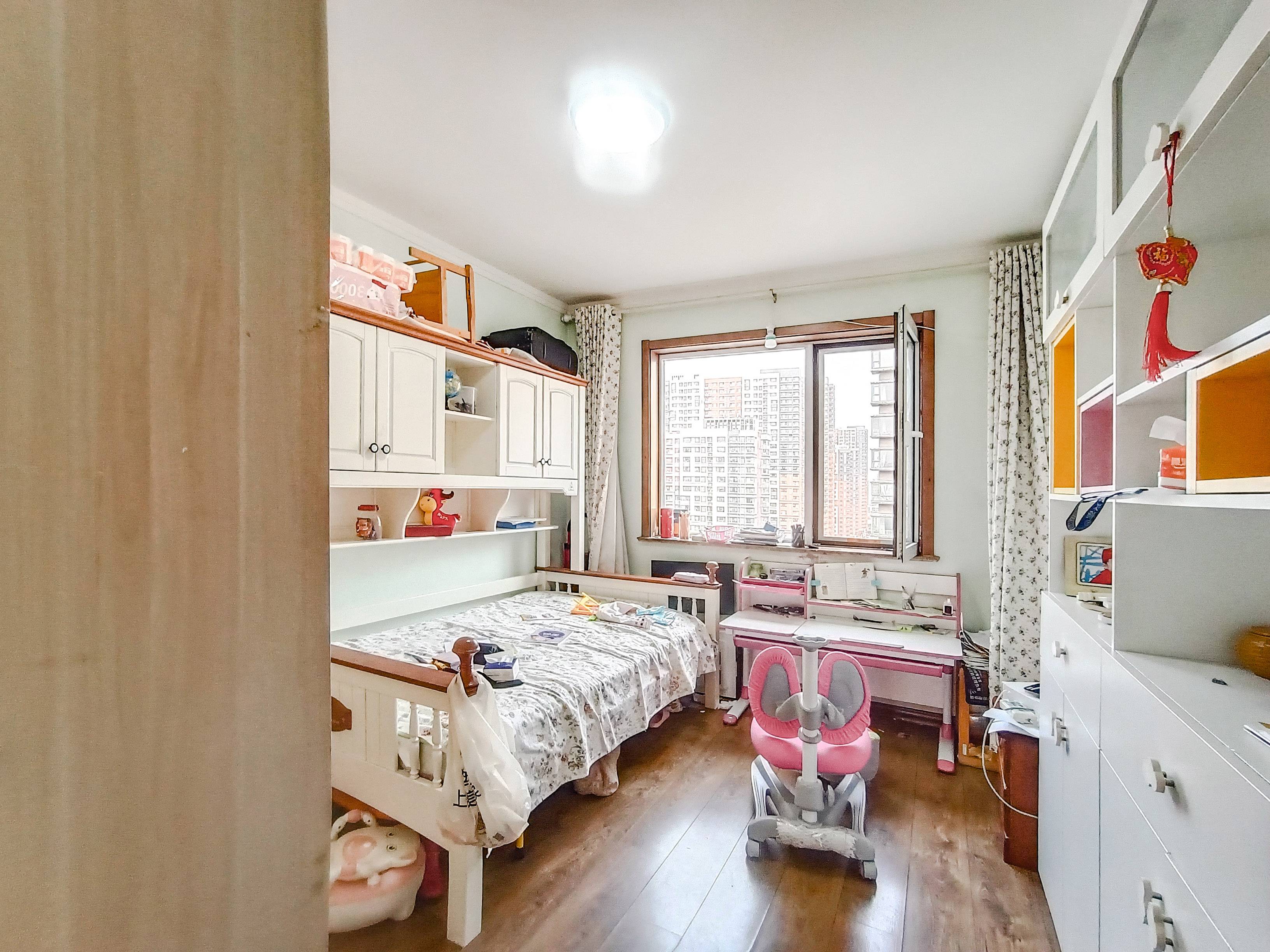 天鸿万象新天四区