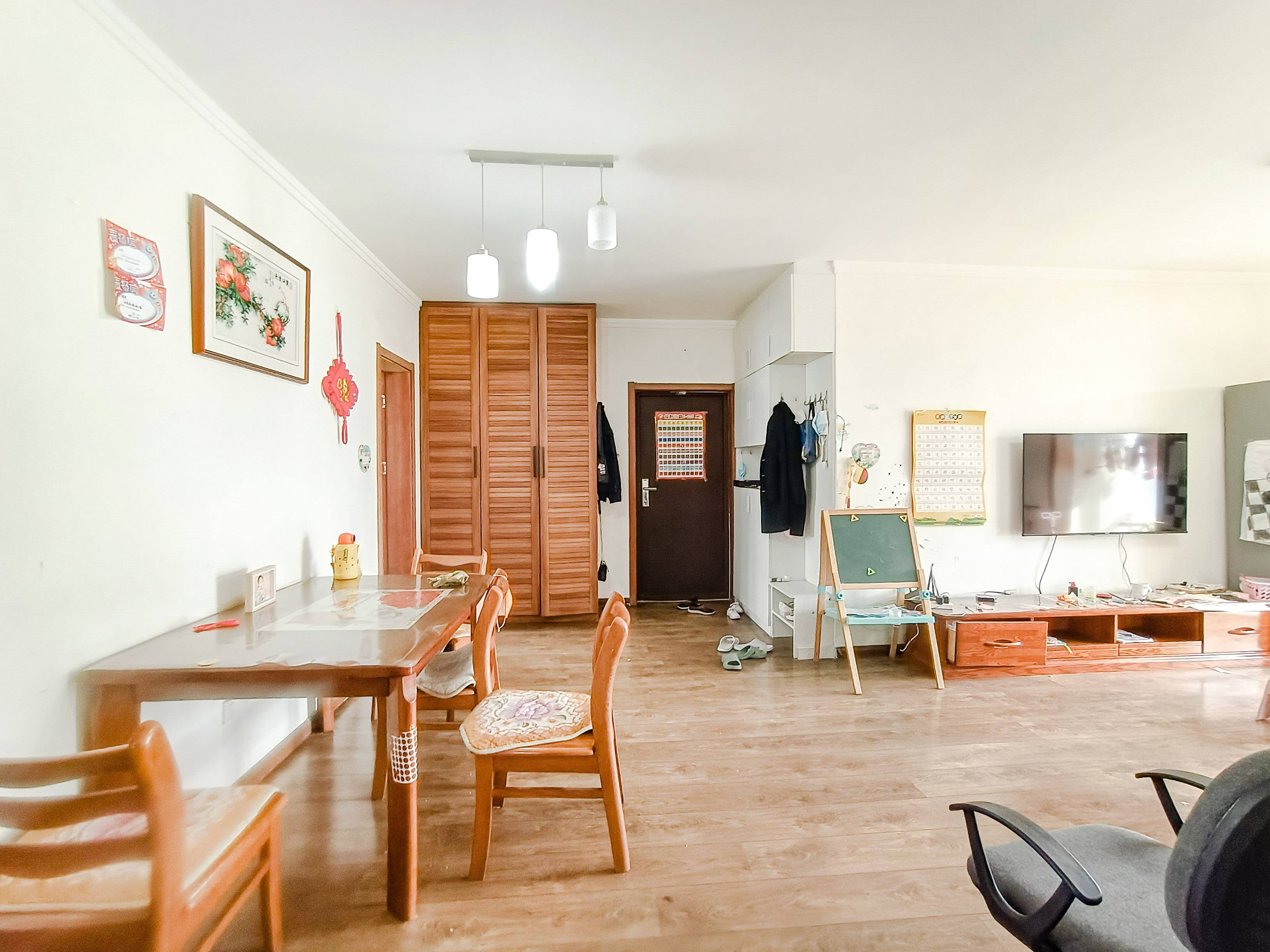 天鸿万象新天四区