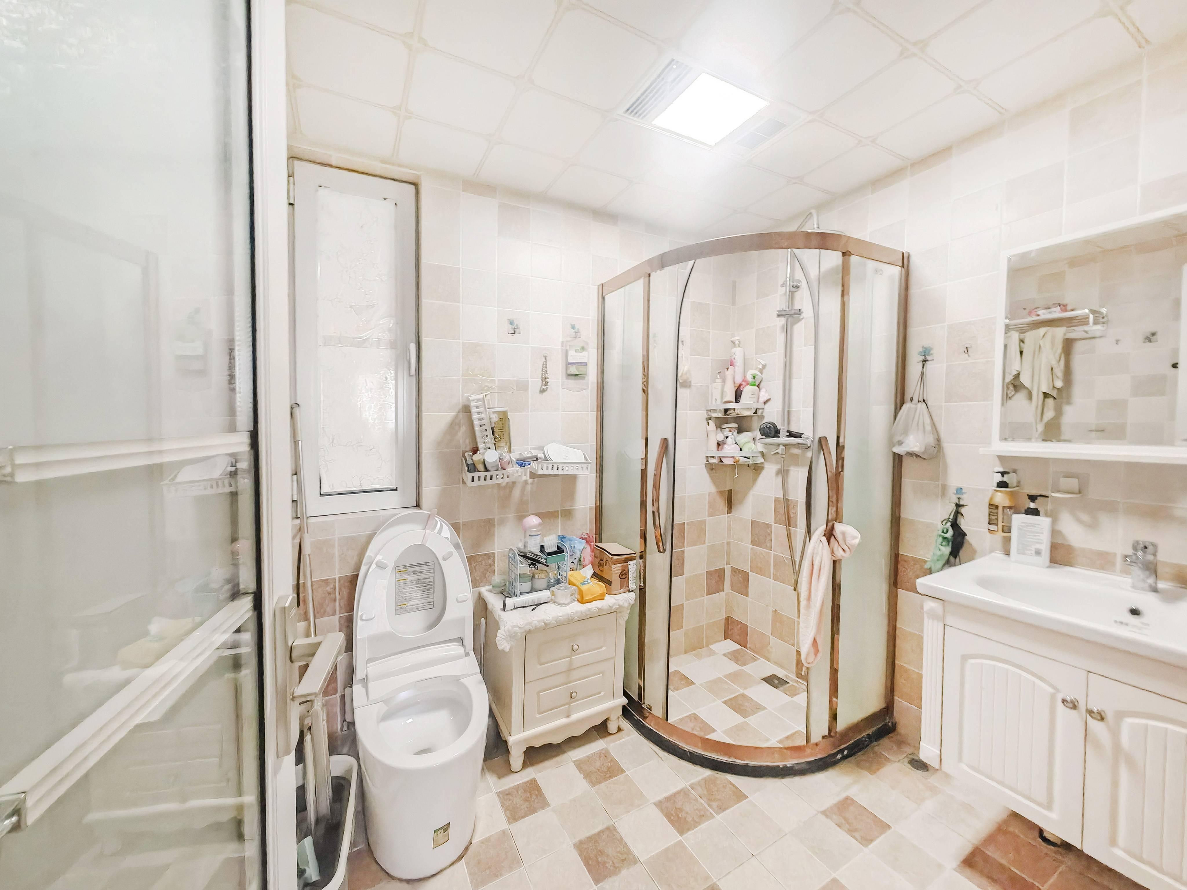 天鸿万象新天万卷府