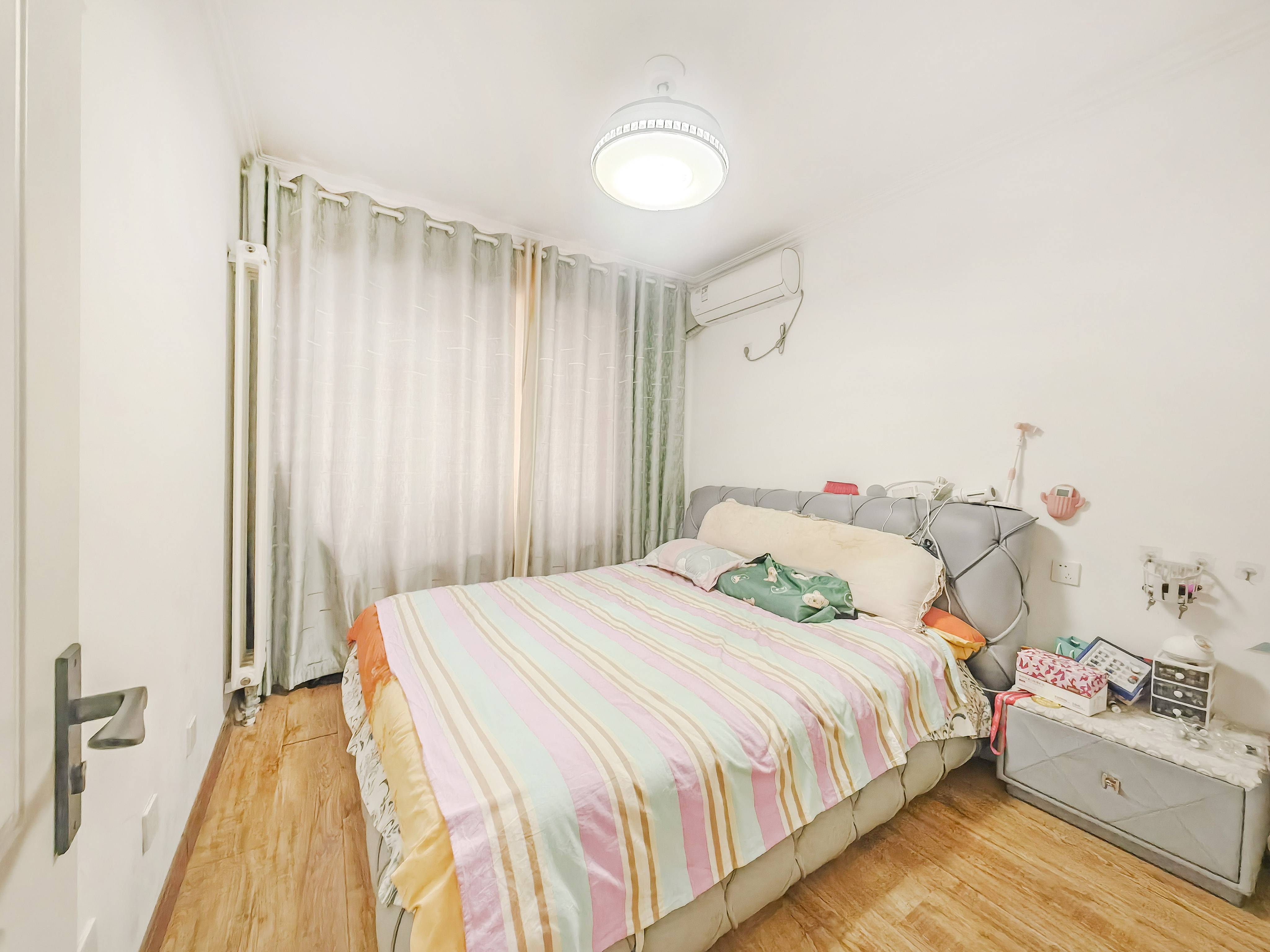 天鸿万象新天万卷府