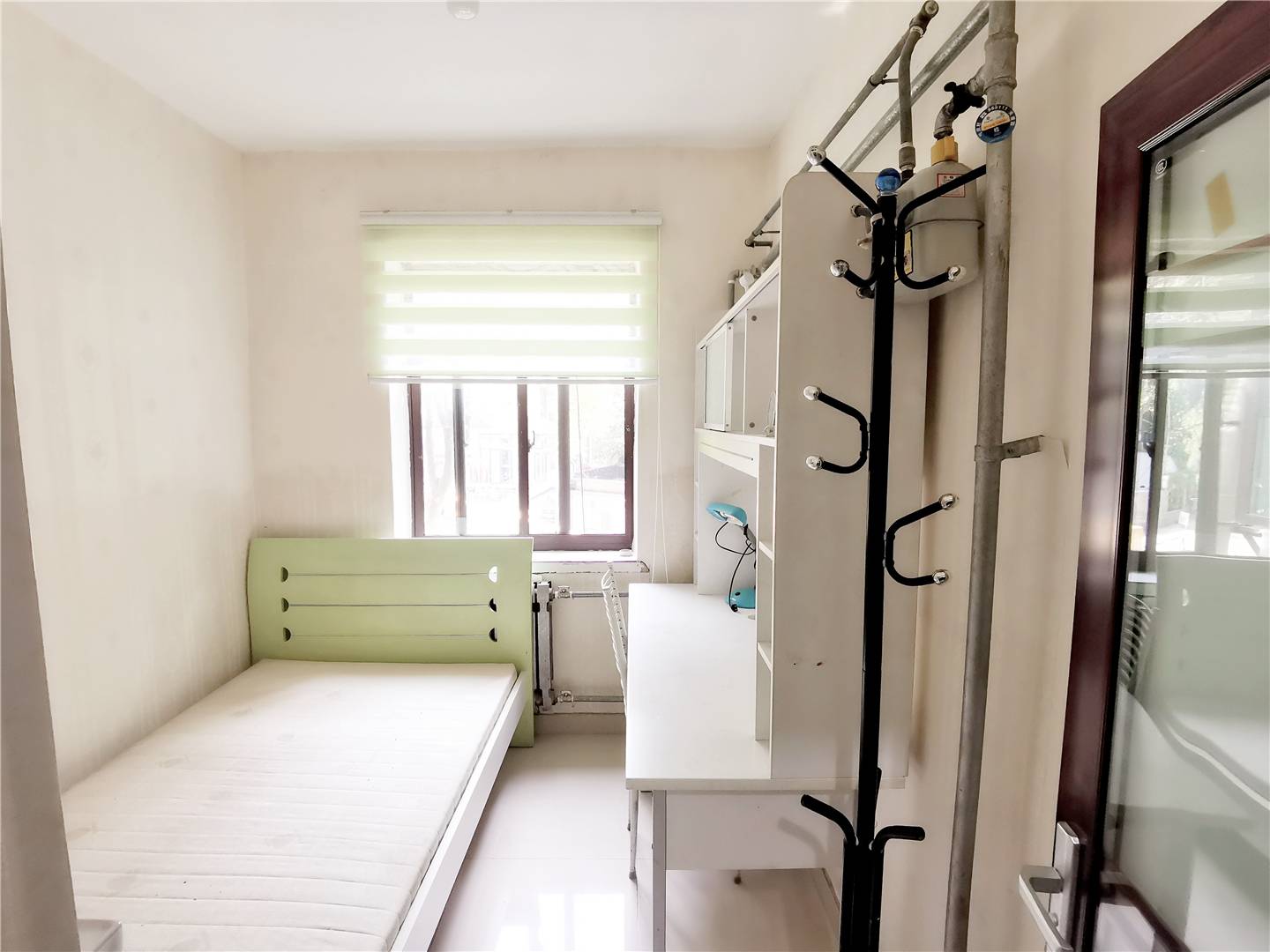  舜耕路16号市委党校宿舍 精装修拎包入住送储藏室