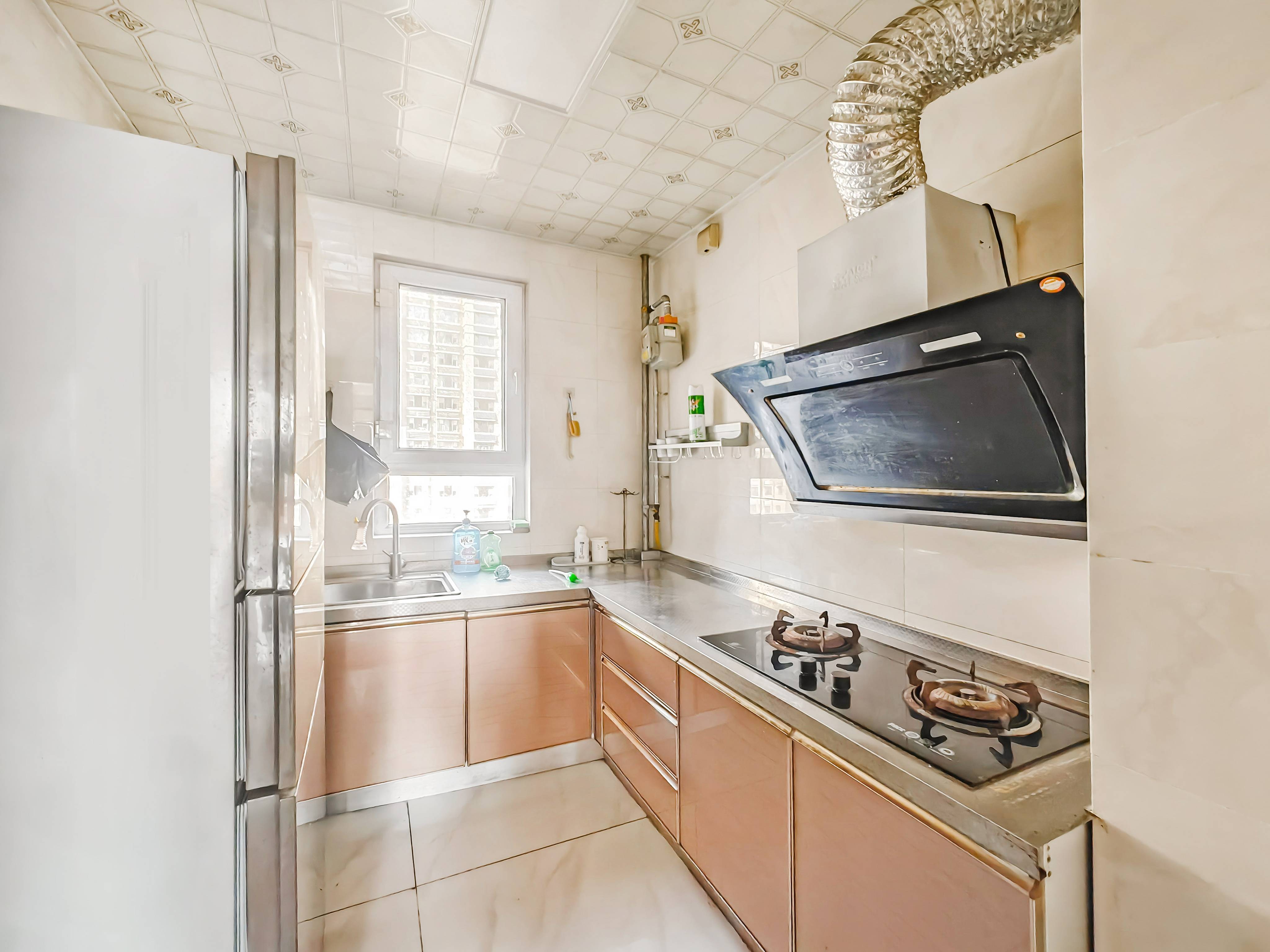 天鸿万象新天万卷府