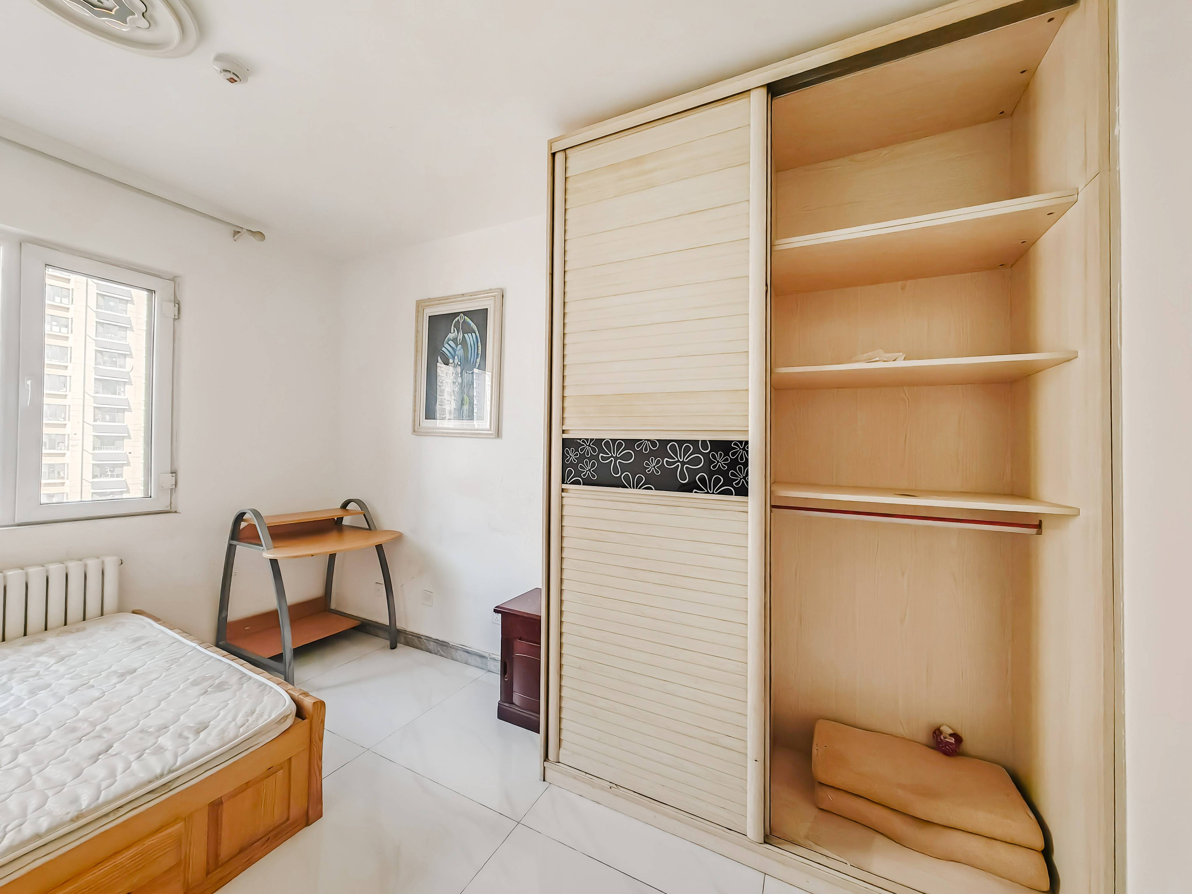 天鸿万象新天万卷府