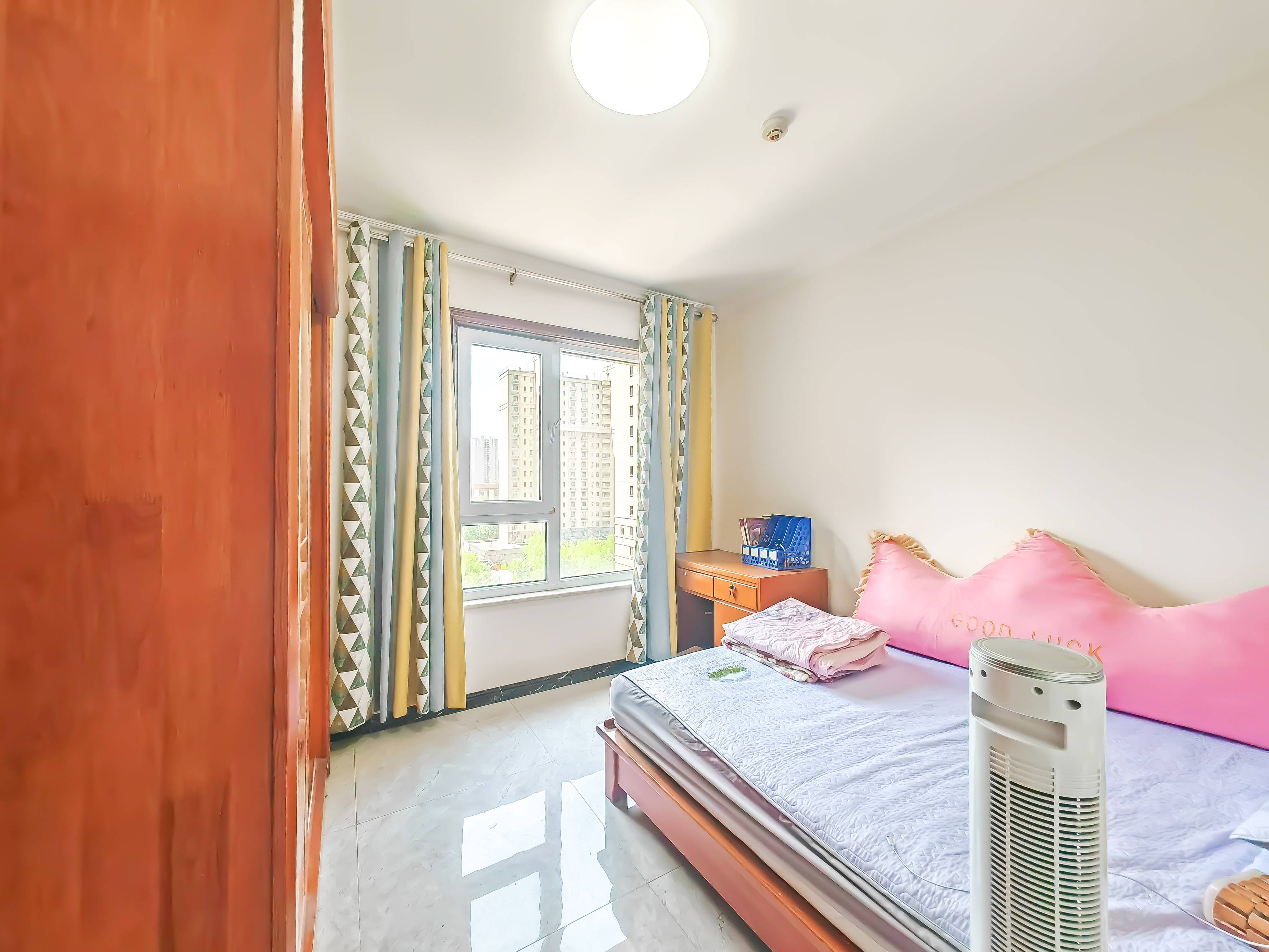 天鸿万象新天万卷府