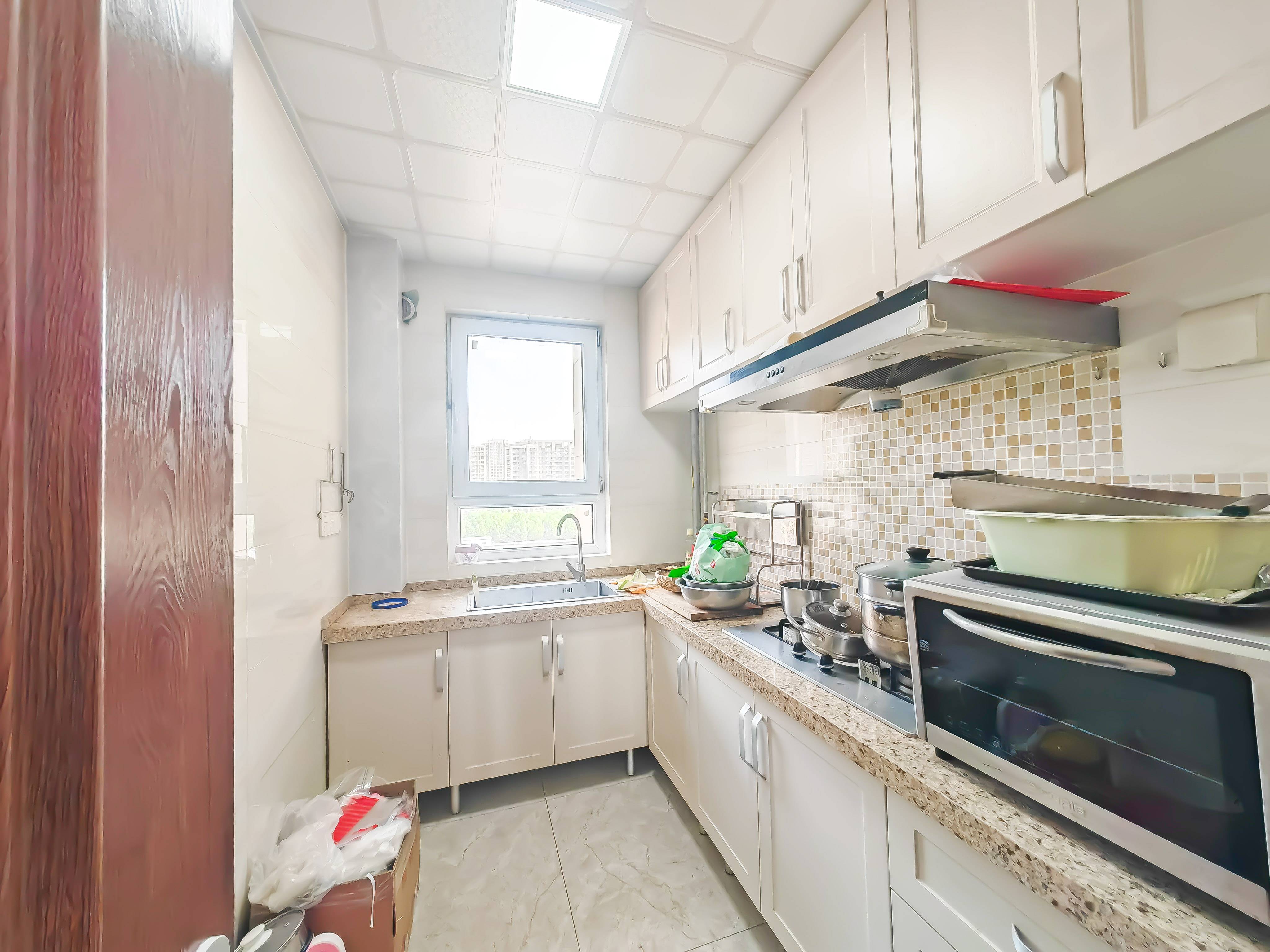 天鸿万象新天万卷府