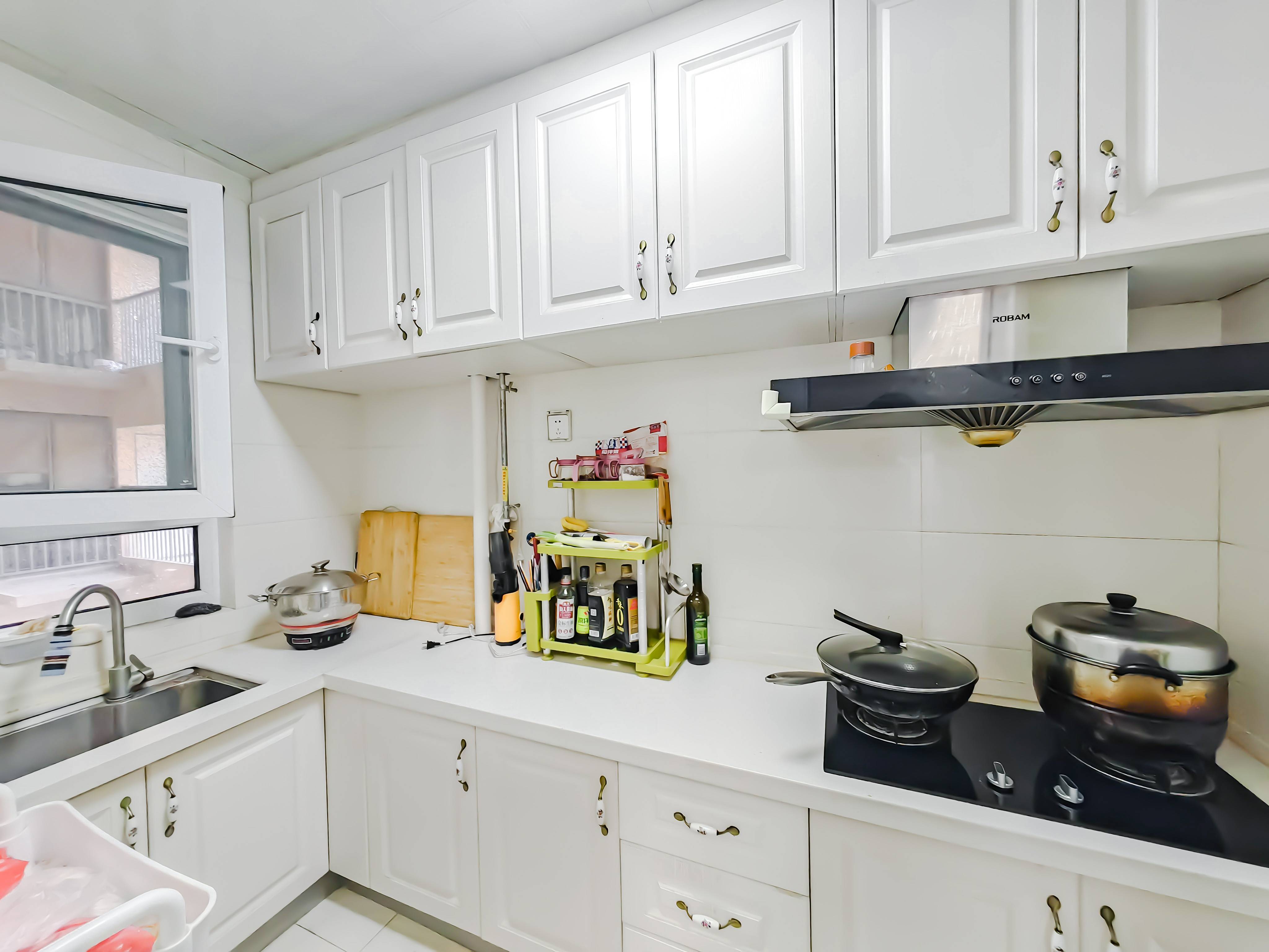 天鸿万象新天万卷府