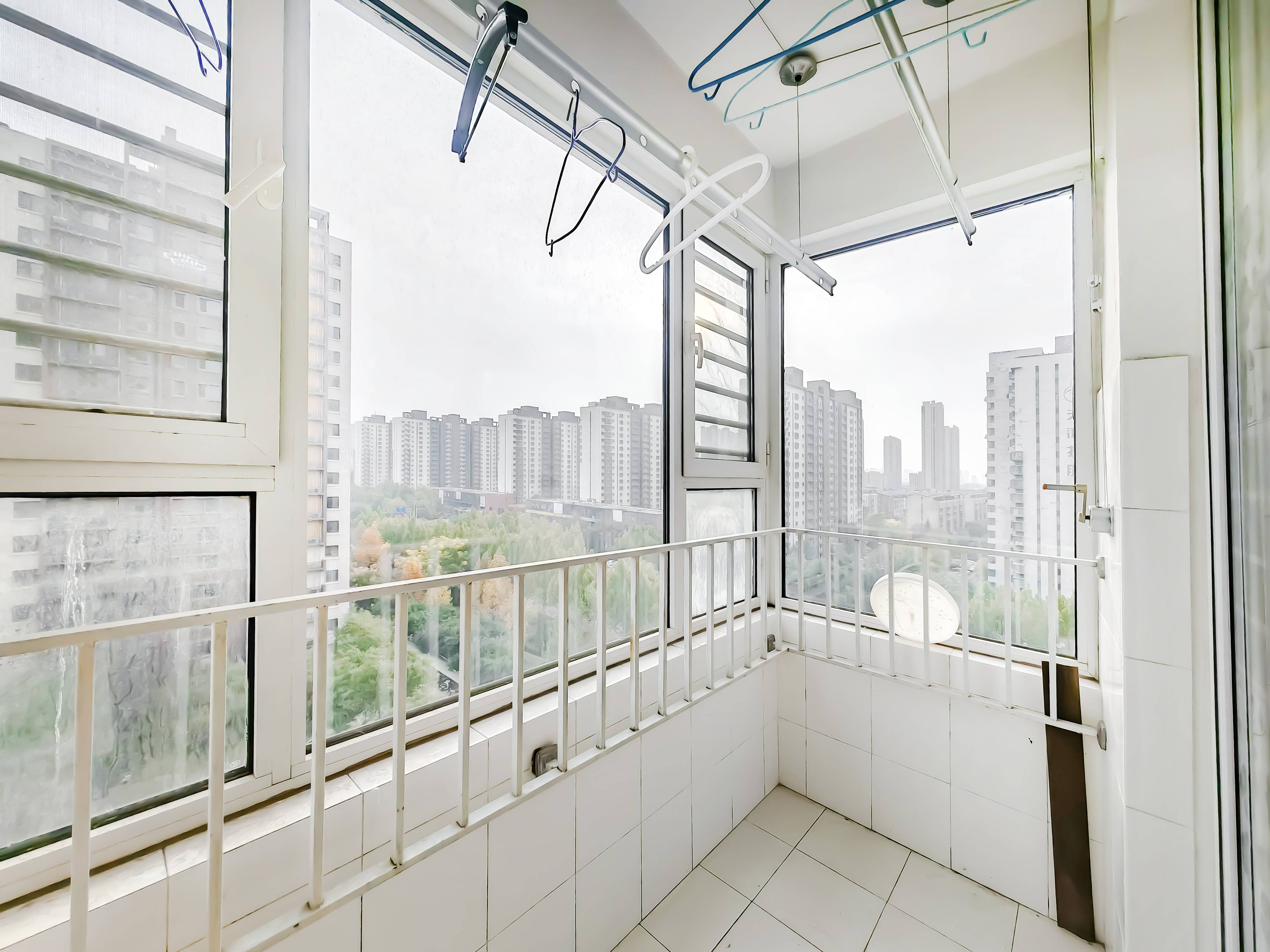 天鸿万象新天三区