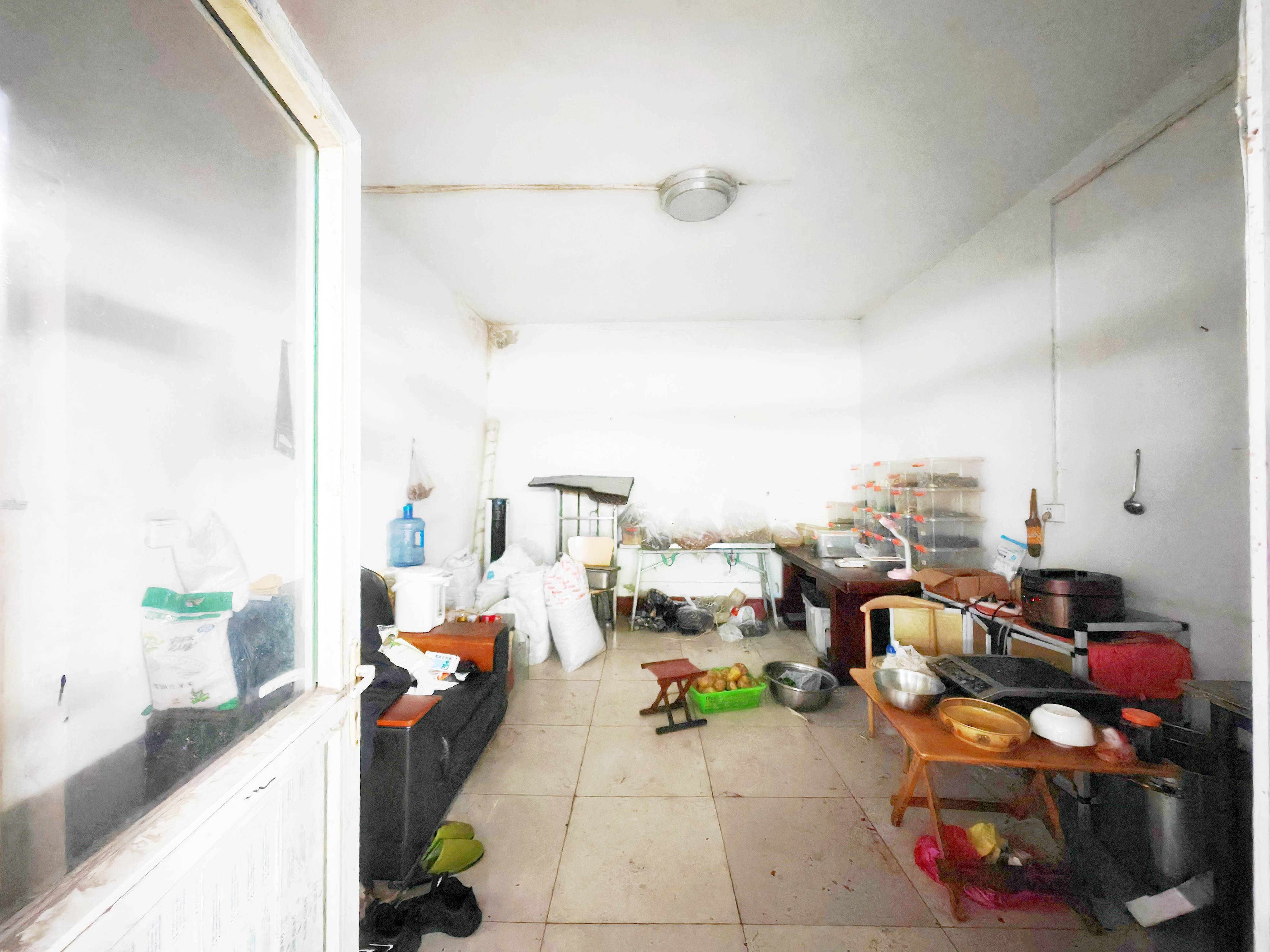  门面房出售位置好面积大