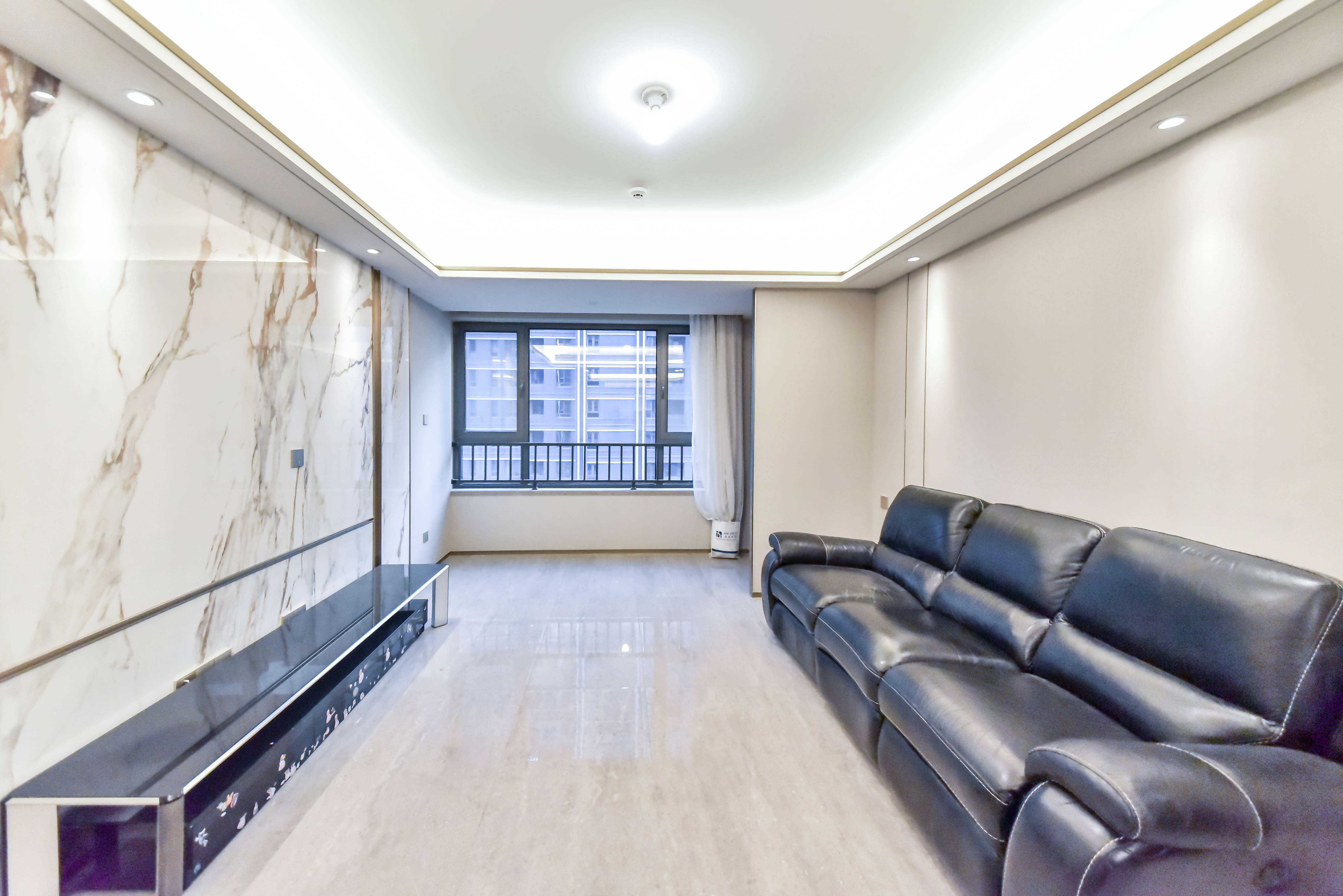  绿城春月锦庐 南北