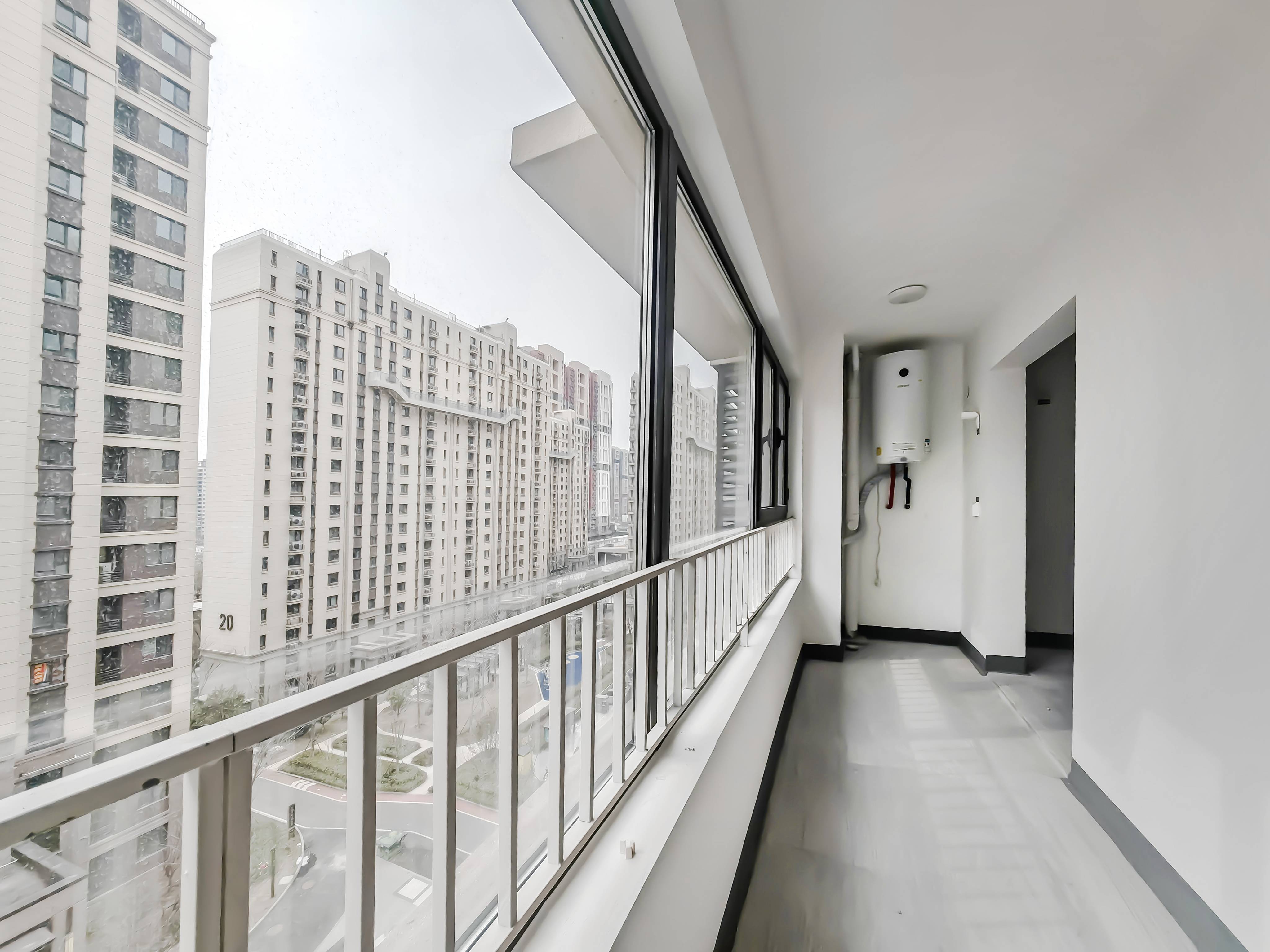 天鸿万象新天公园大道