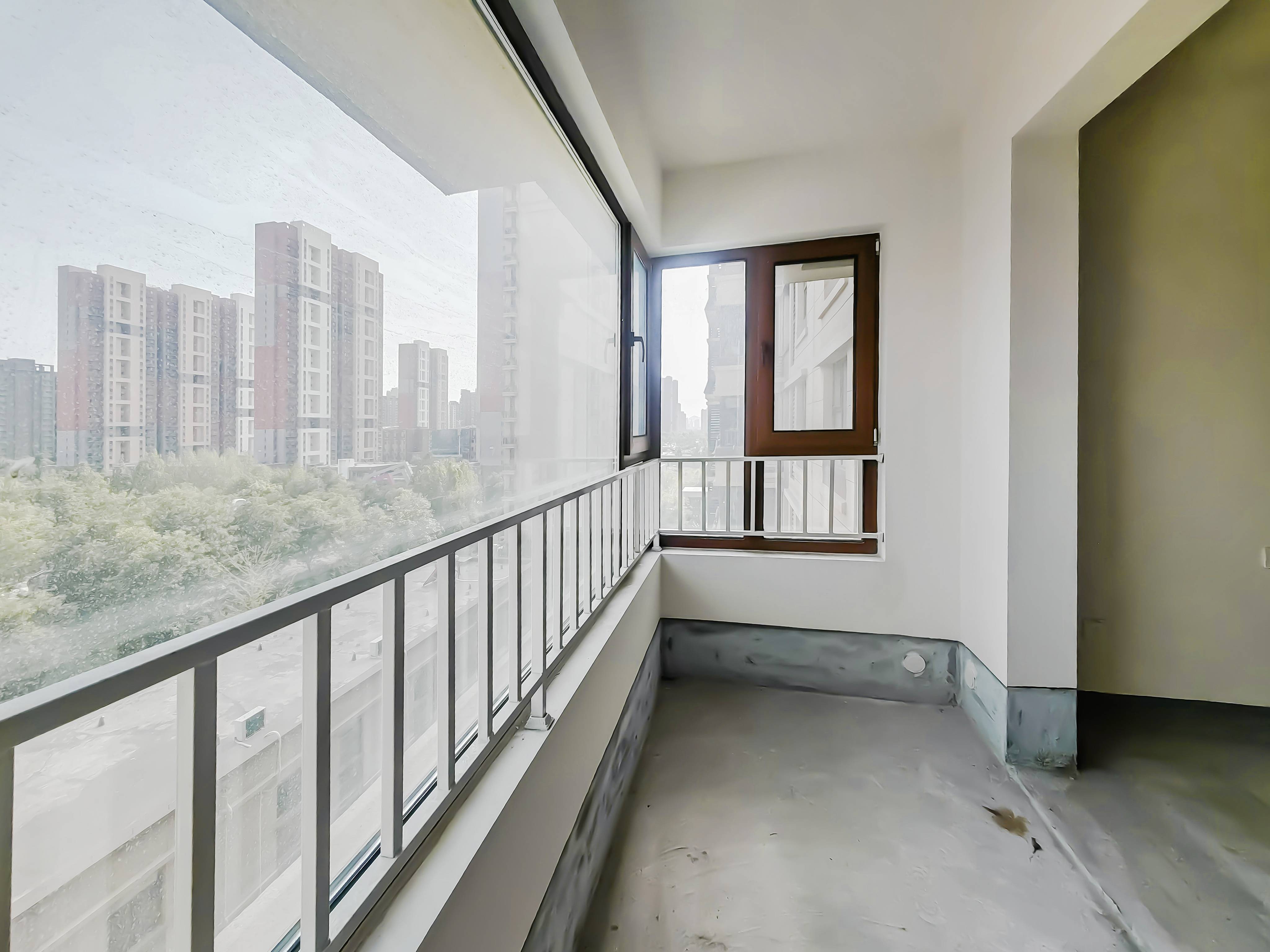 天鸿万象新天公园大道