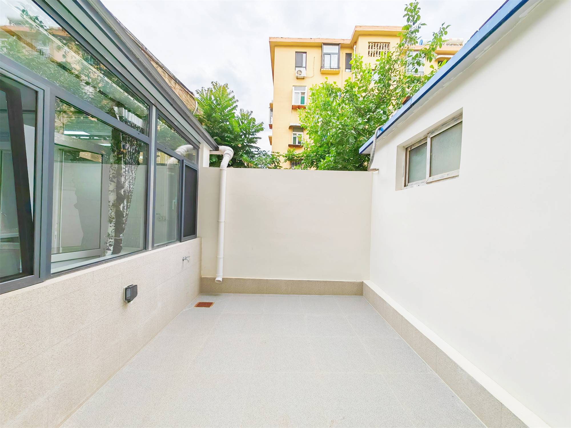 建设路重汽宿舍