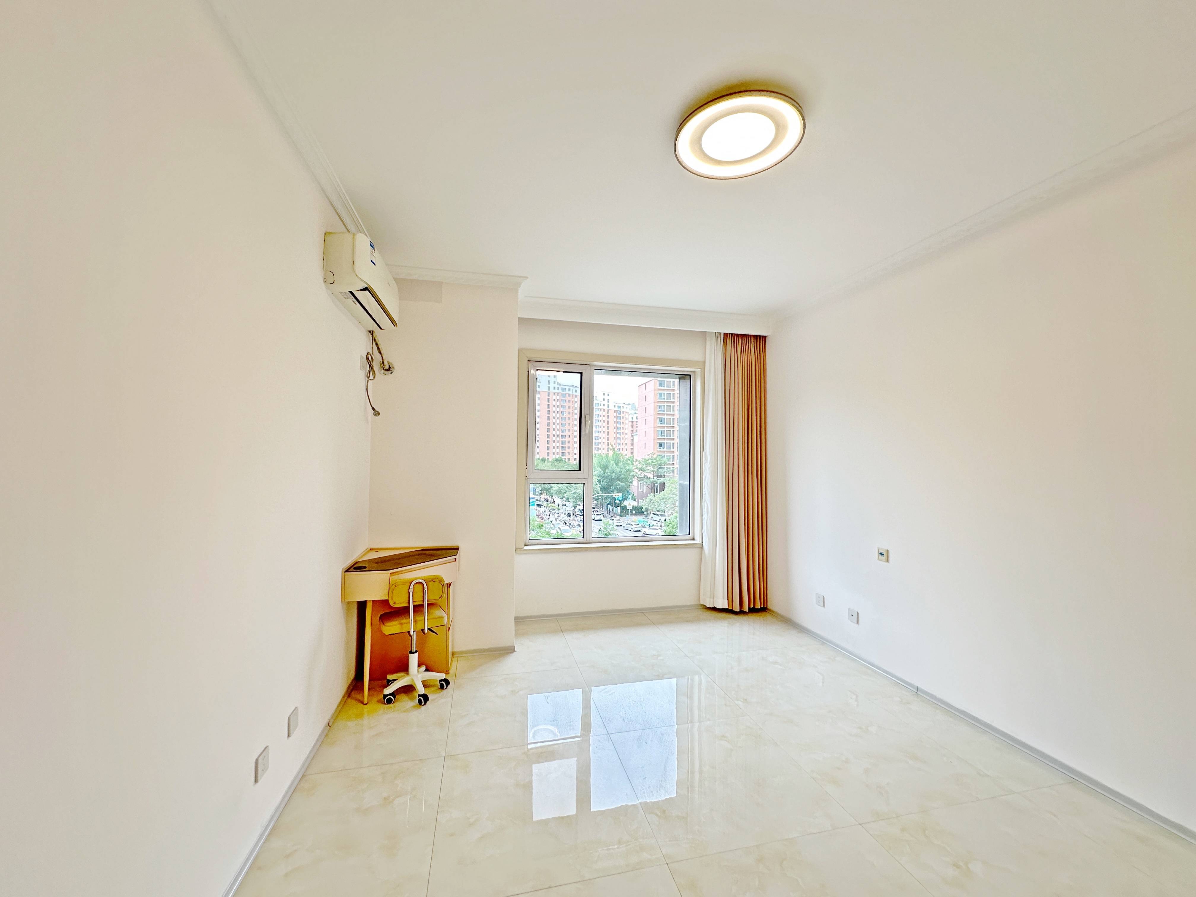 绿地新里卢浮公馆