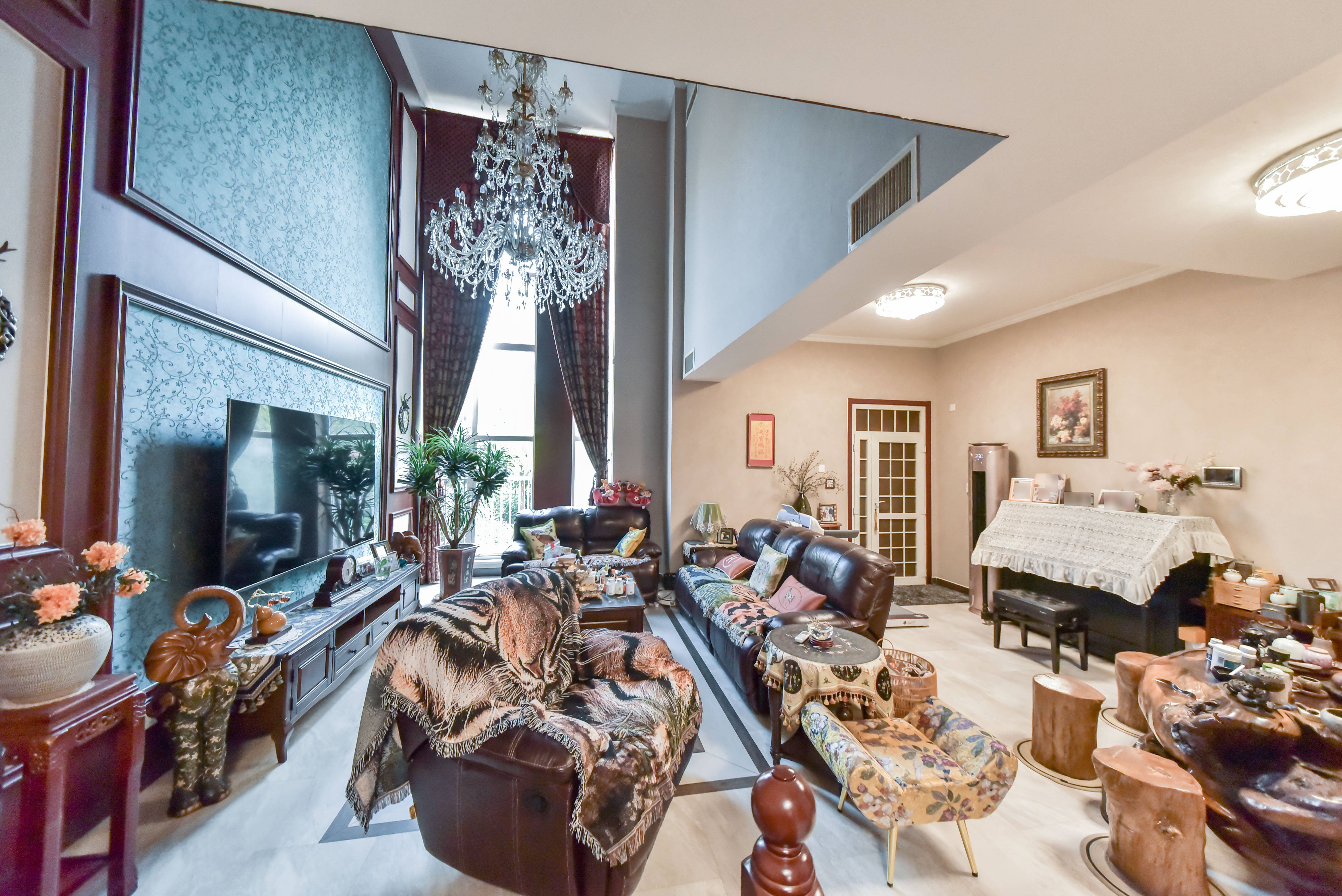  鲁信蟠龙山花园 南北