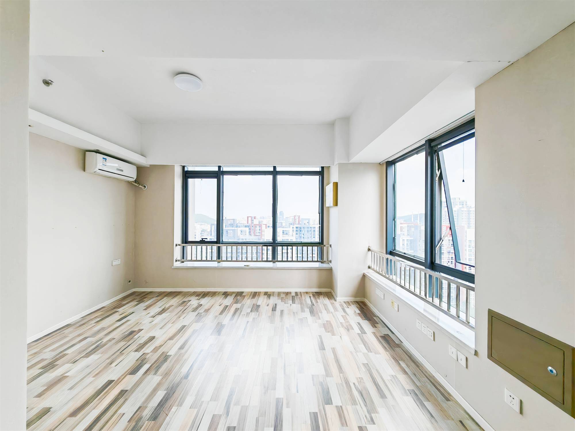  鲁能领秀城贵和金街 北