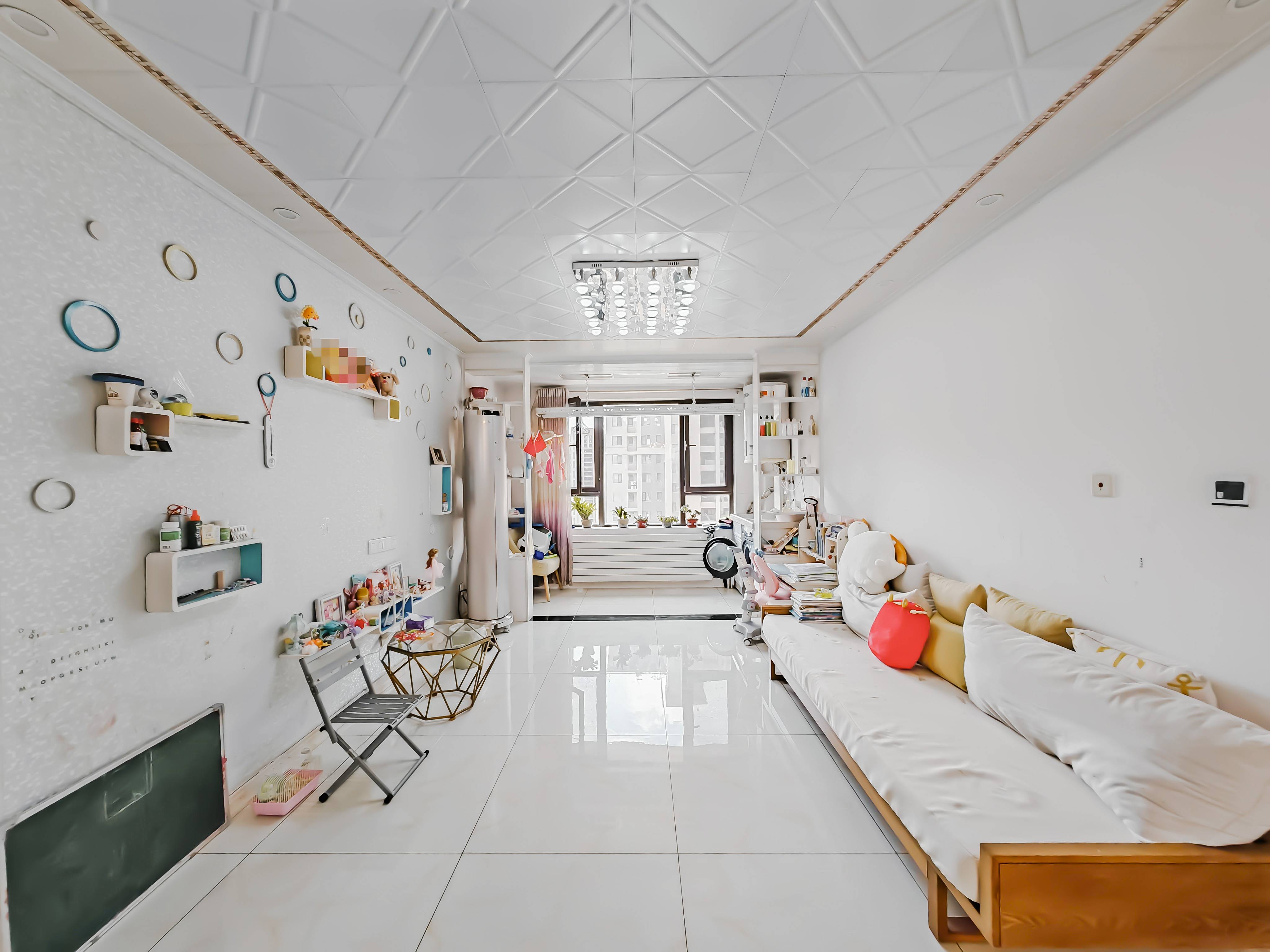  急售，送车位，中间楼层，边户通透三室，中海御山首府，地铁房