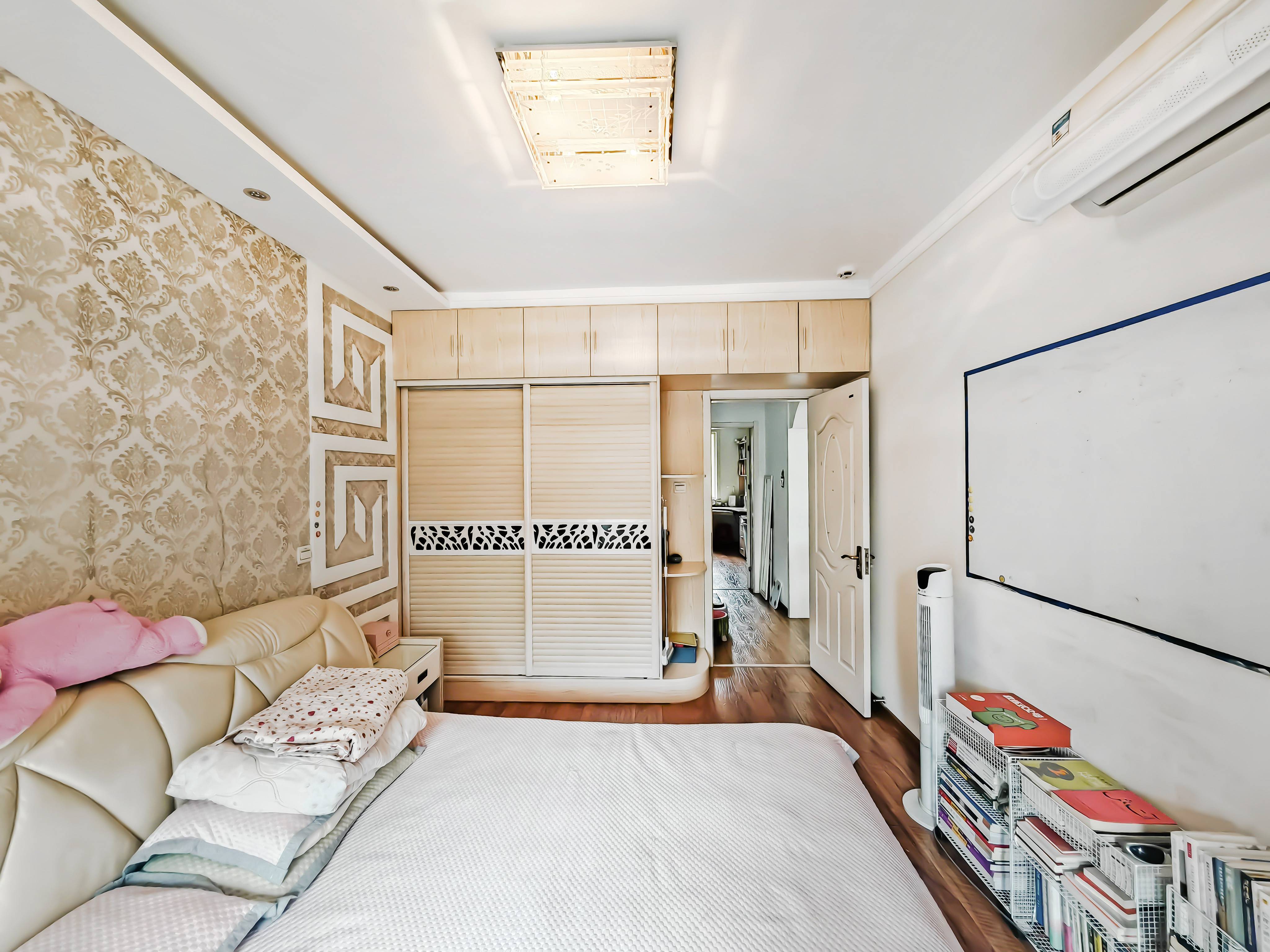 天鸿万象新天三区