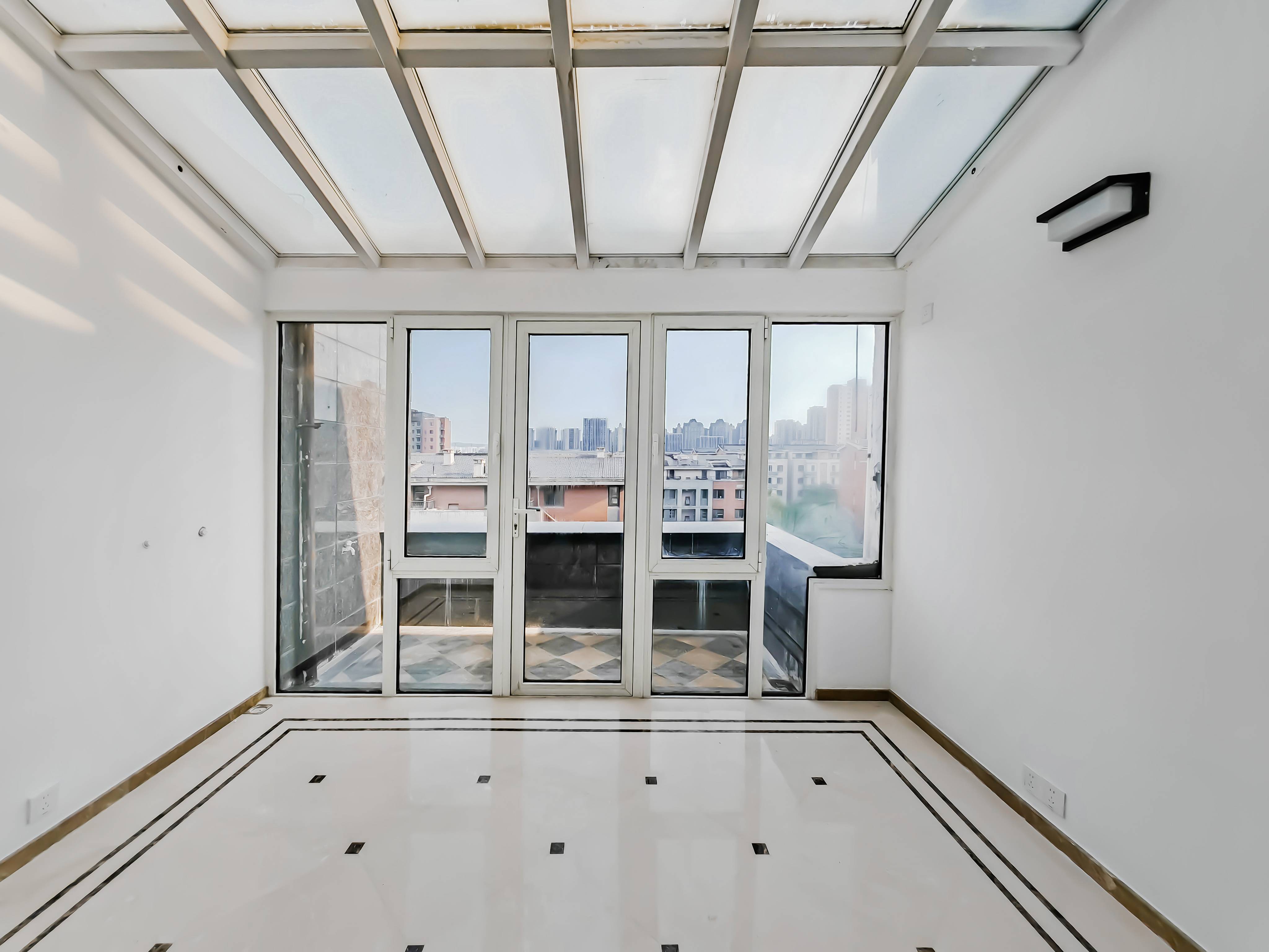 天鸿万象新天四区