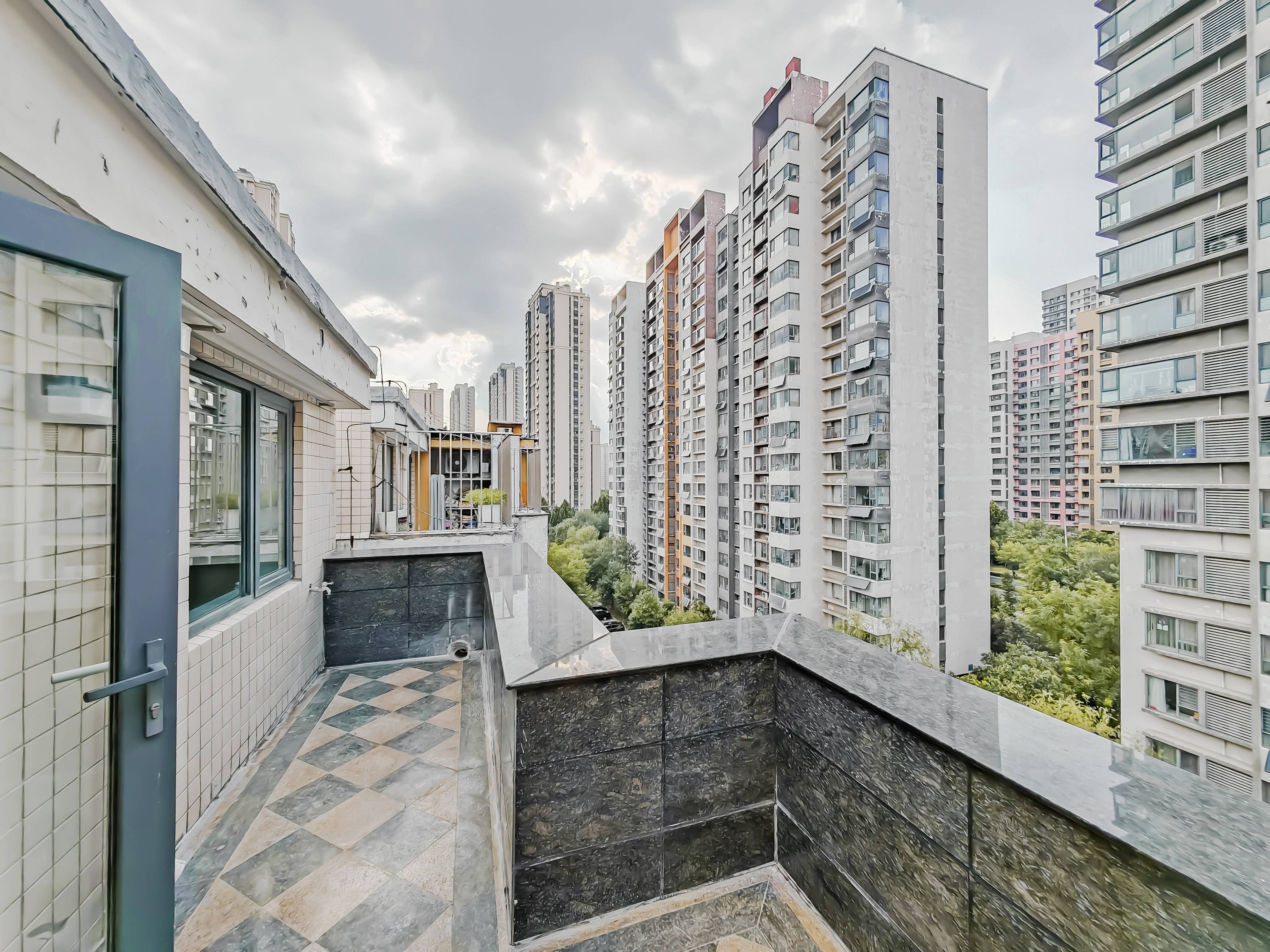 天鸿万象新天四区