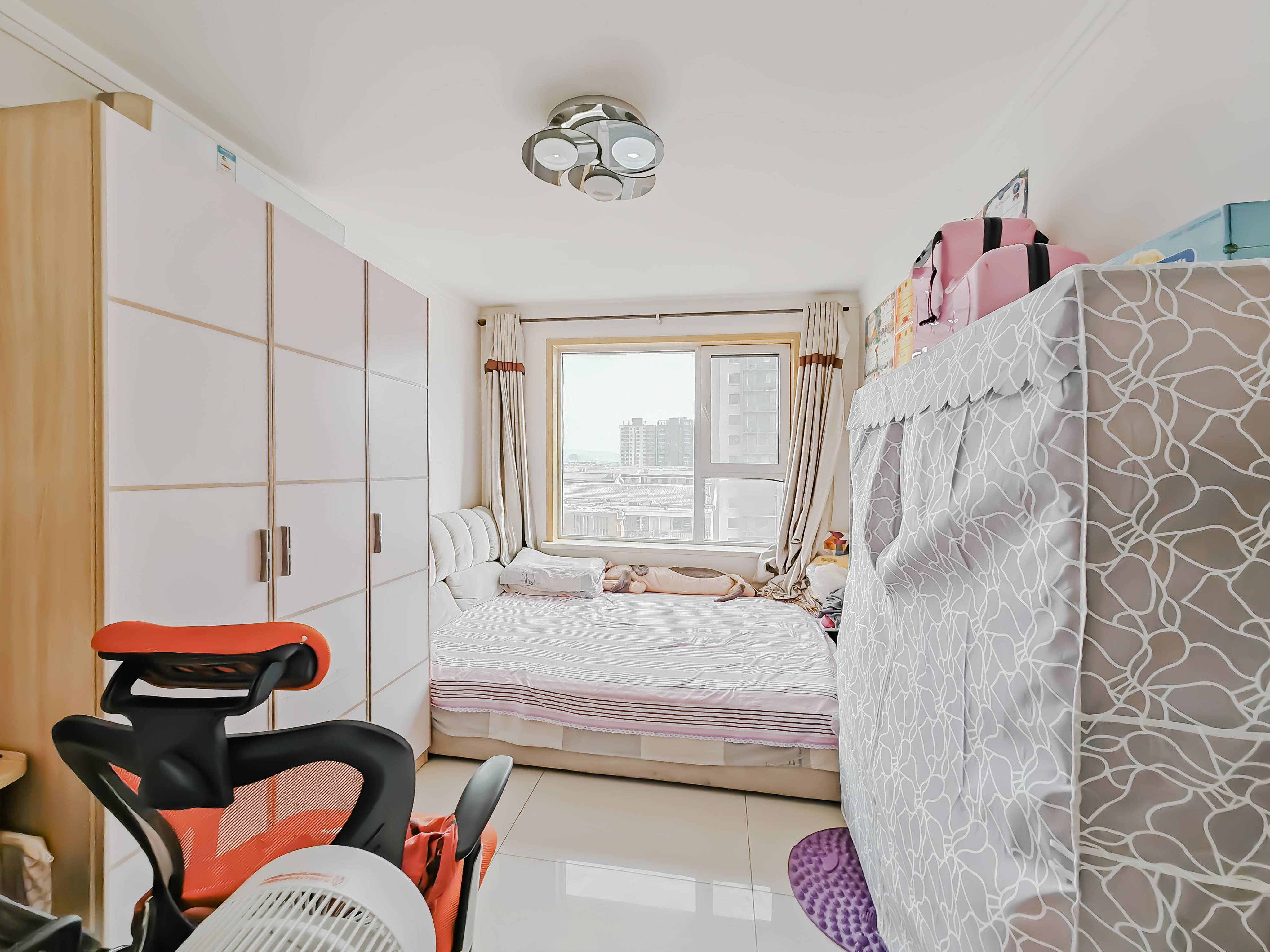 天鸿万象新天三区