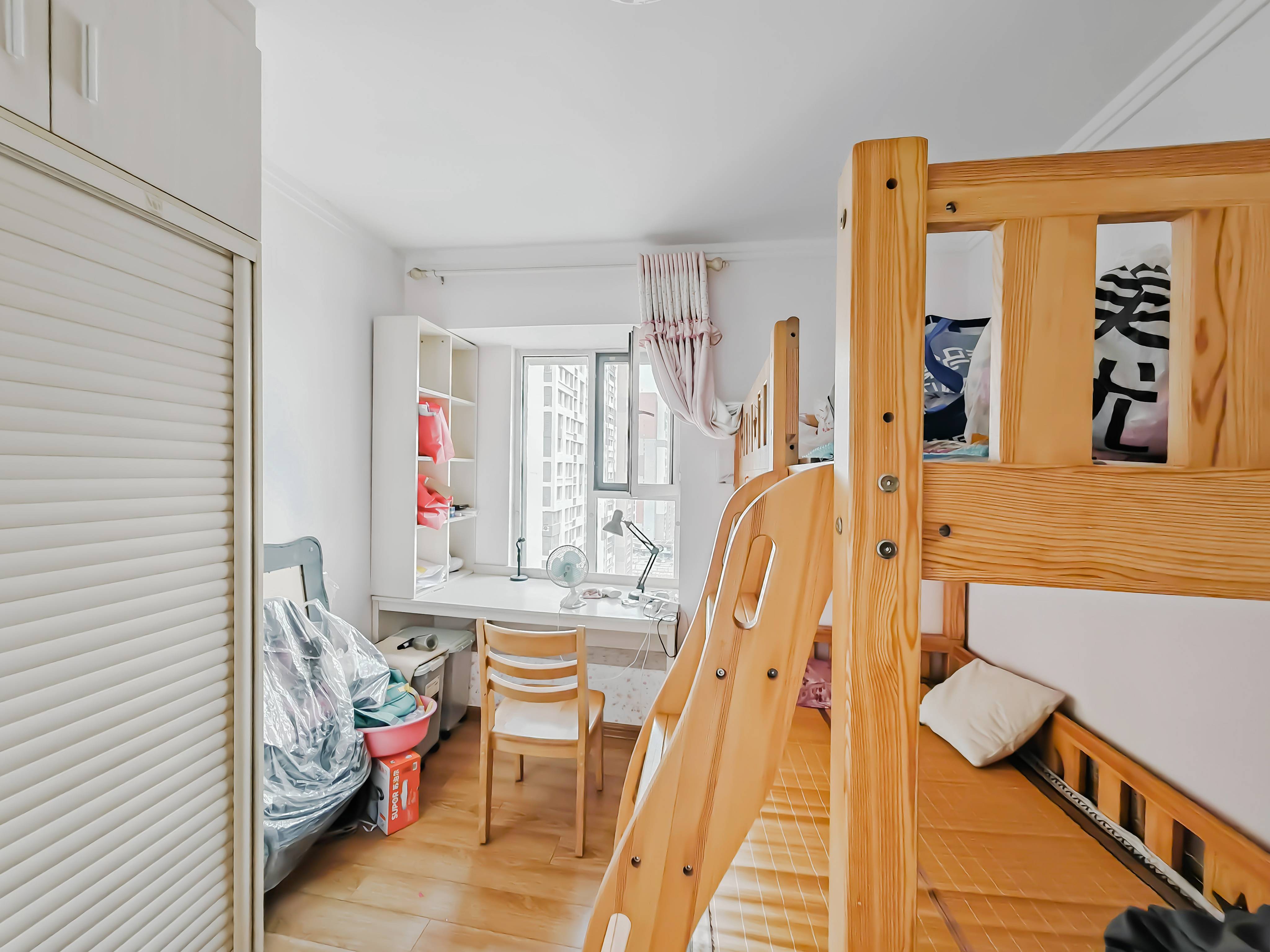 天鸿万象新天理想郡