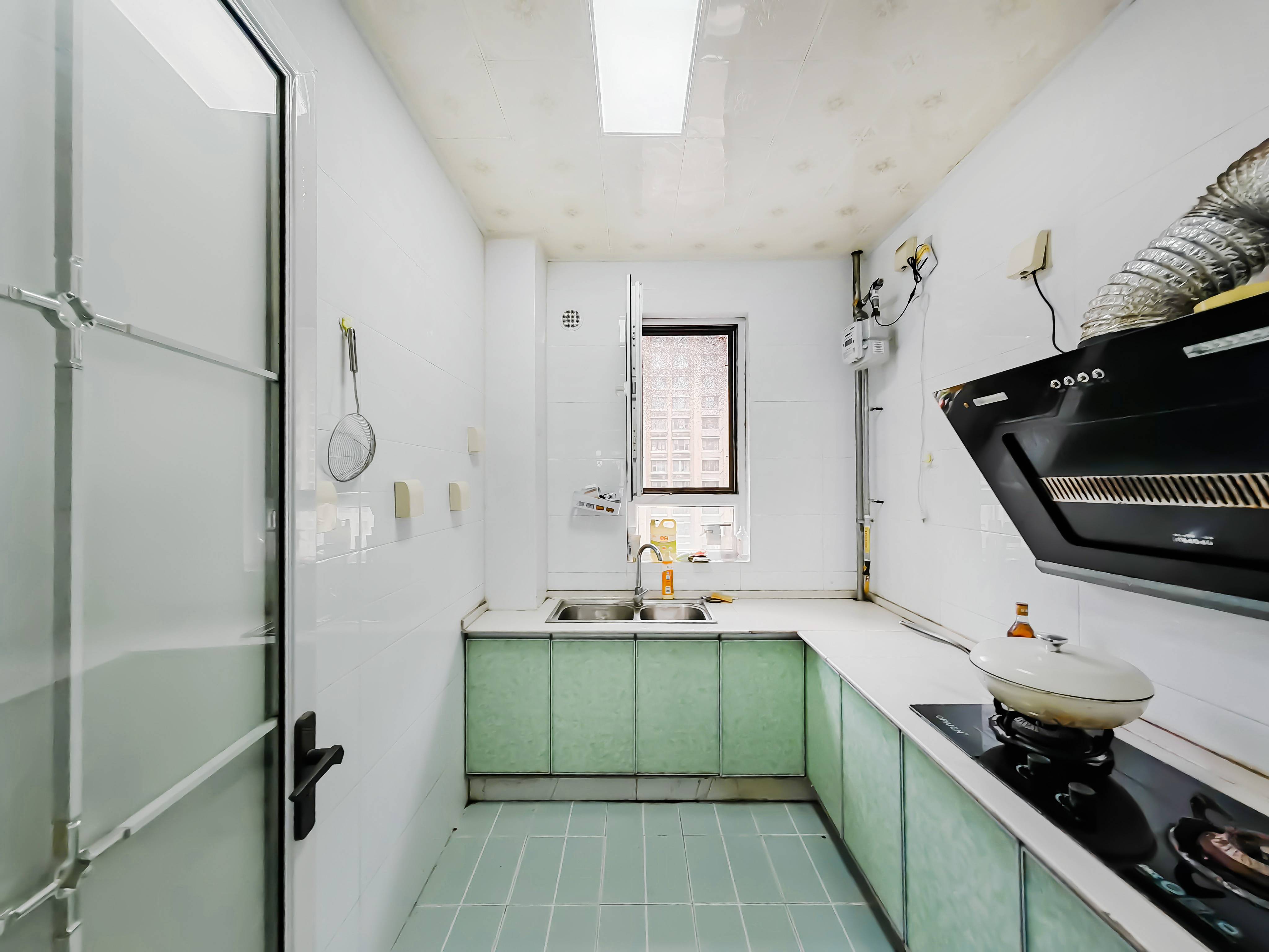 天鸿万象新天万卷府