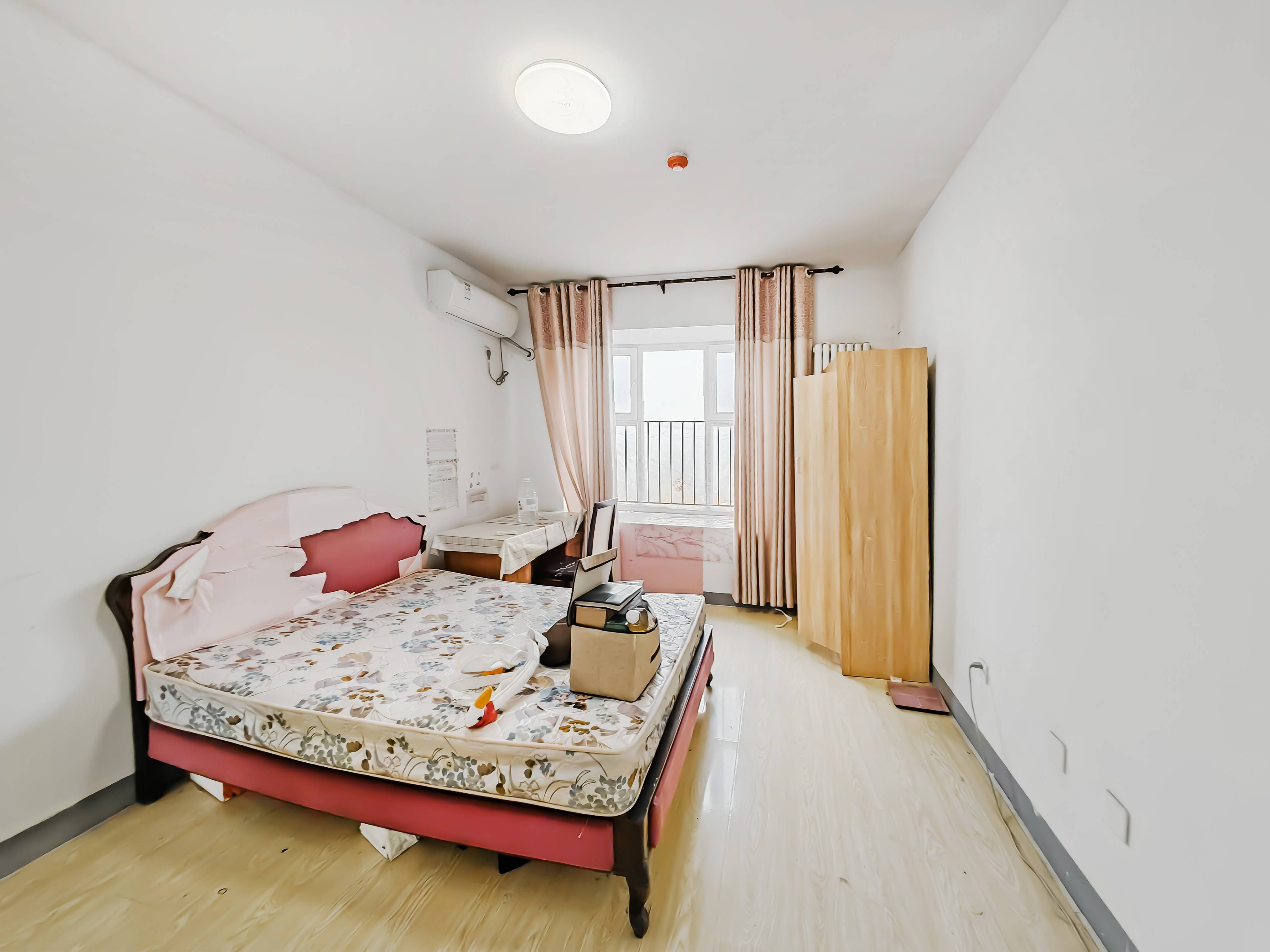 天鸿万象新天万卷府