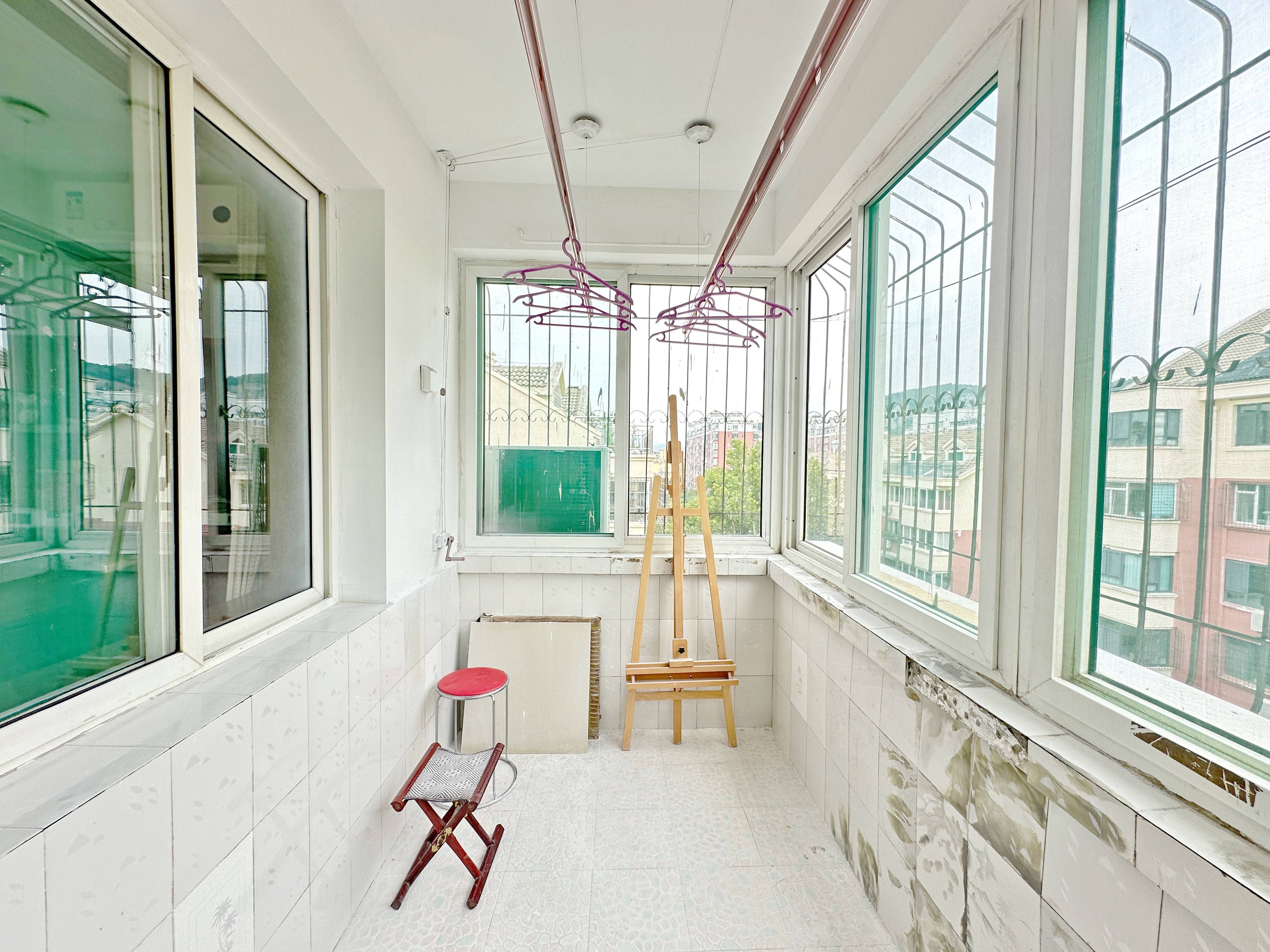 卧龙花园龙和苑