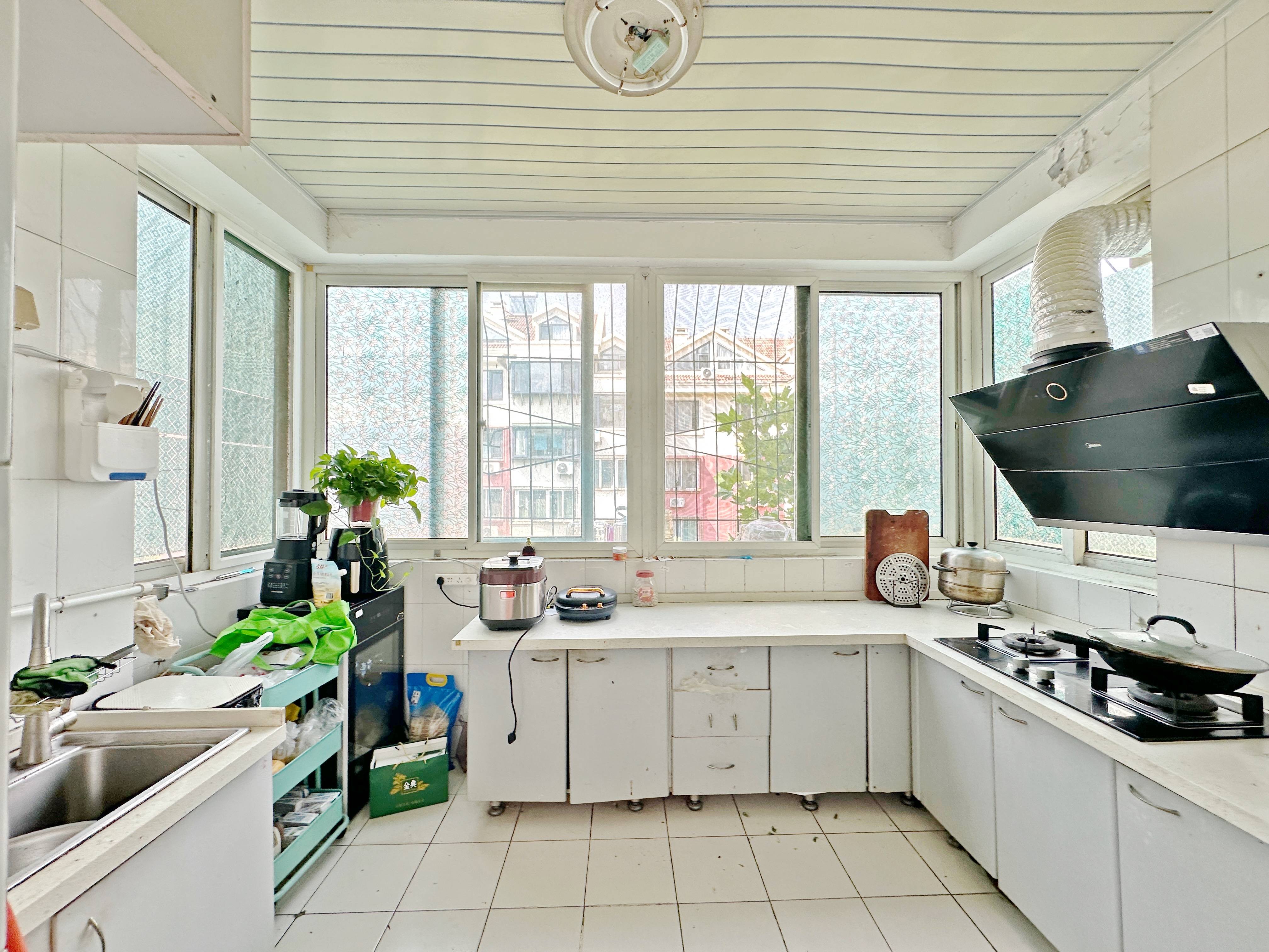 卧龙花园龙和苑