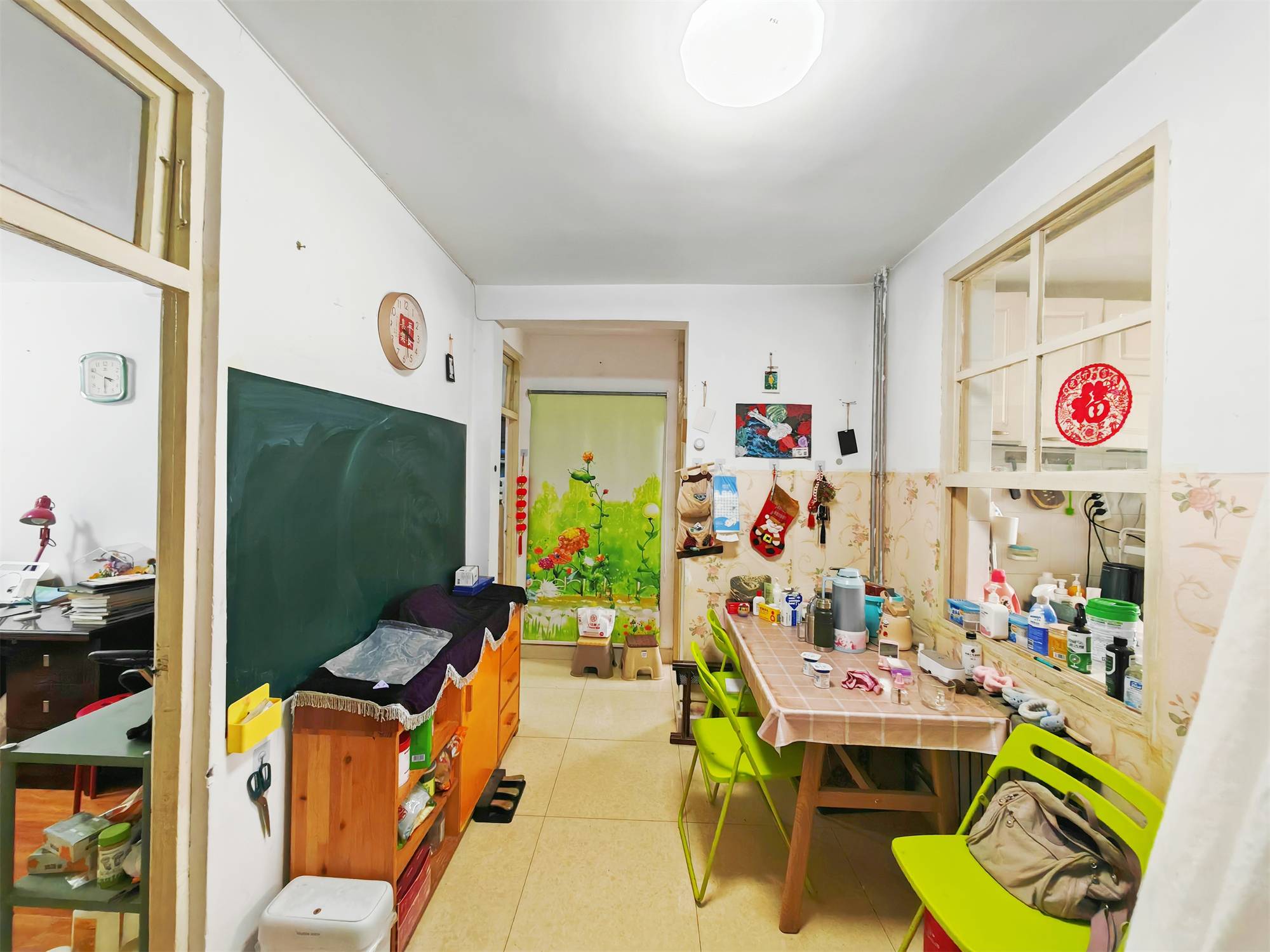  济南大学校内，低楼层三室 南北通透好停车 看房方便