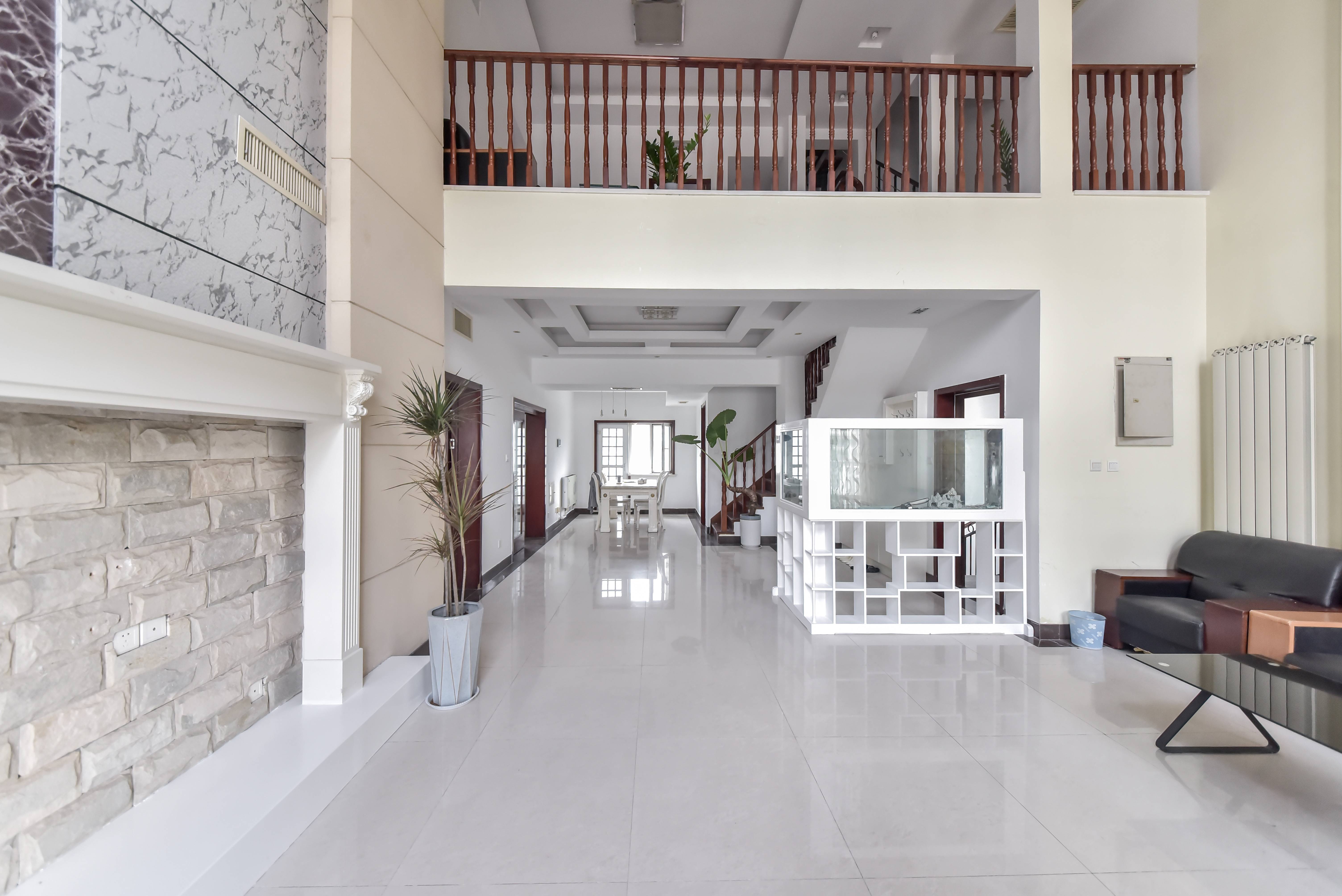  鲁信蟠龙山花园 南