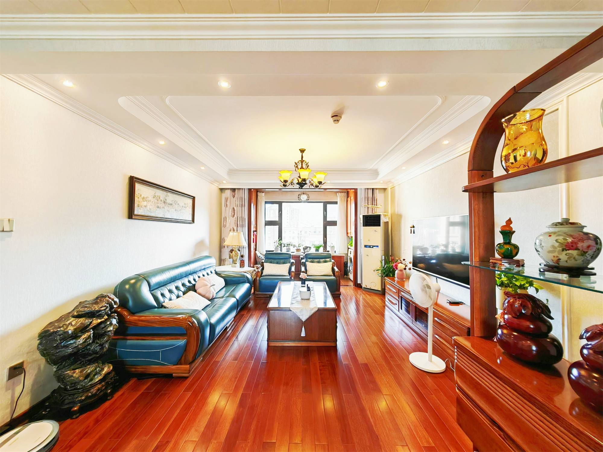  中央公园东区）精装三室，拎包住，送车位 ，上泉秀  次新房