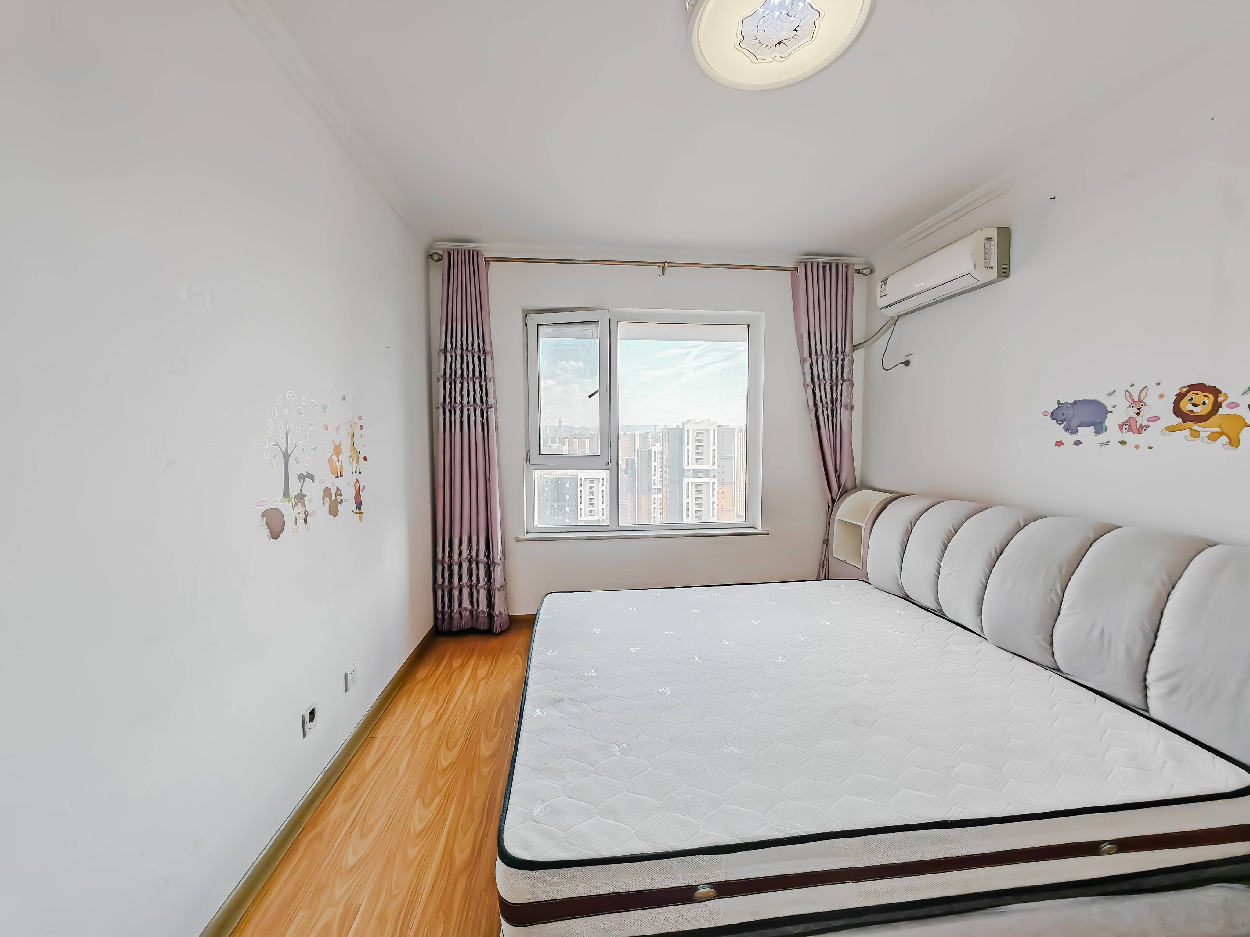 天鸿万象新天哈佛郡