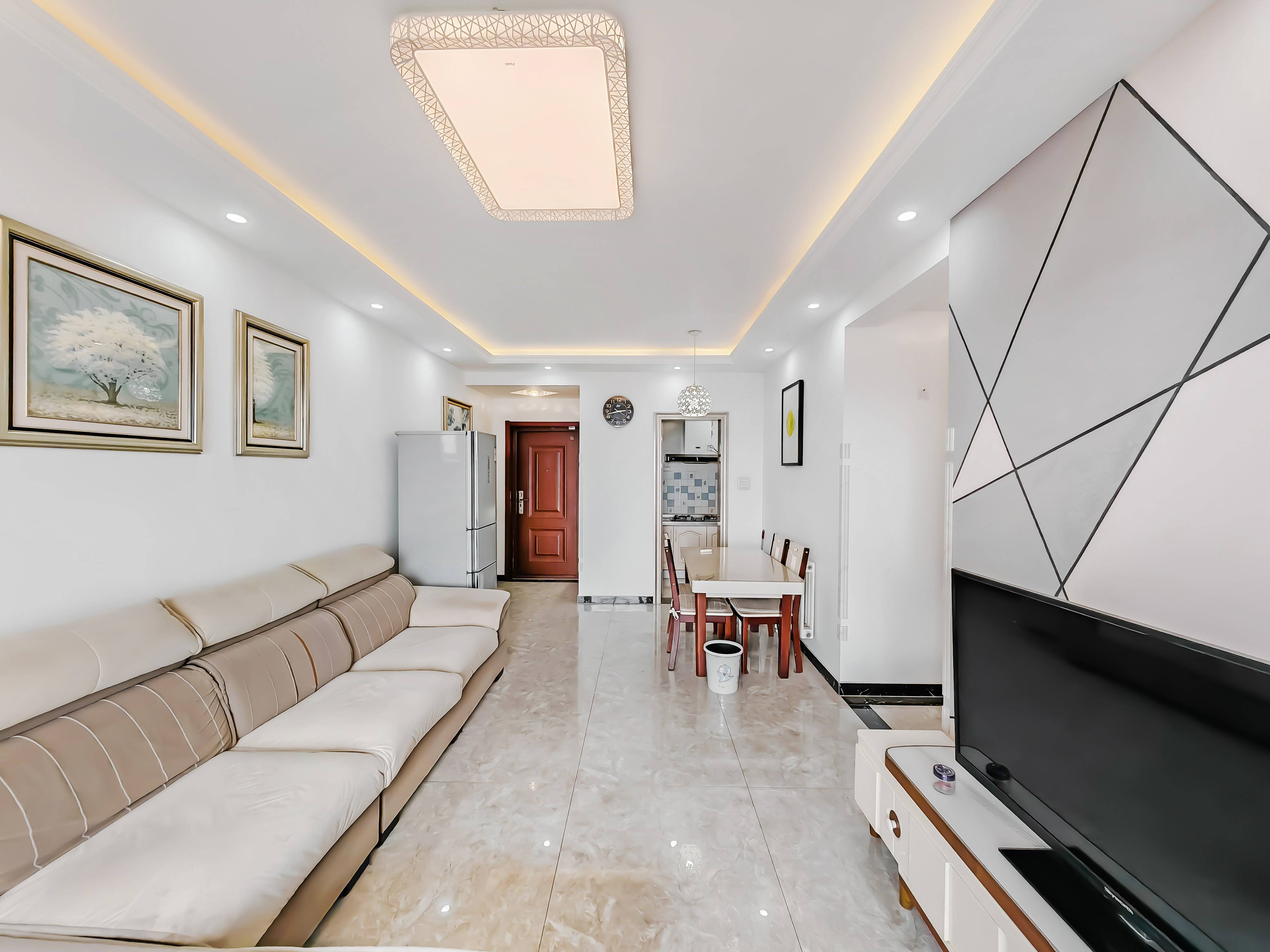 天鸿万象新天万卷府